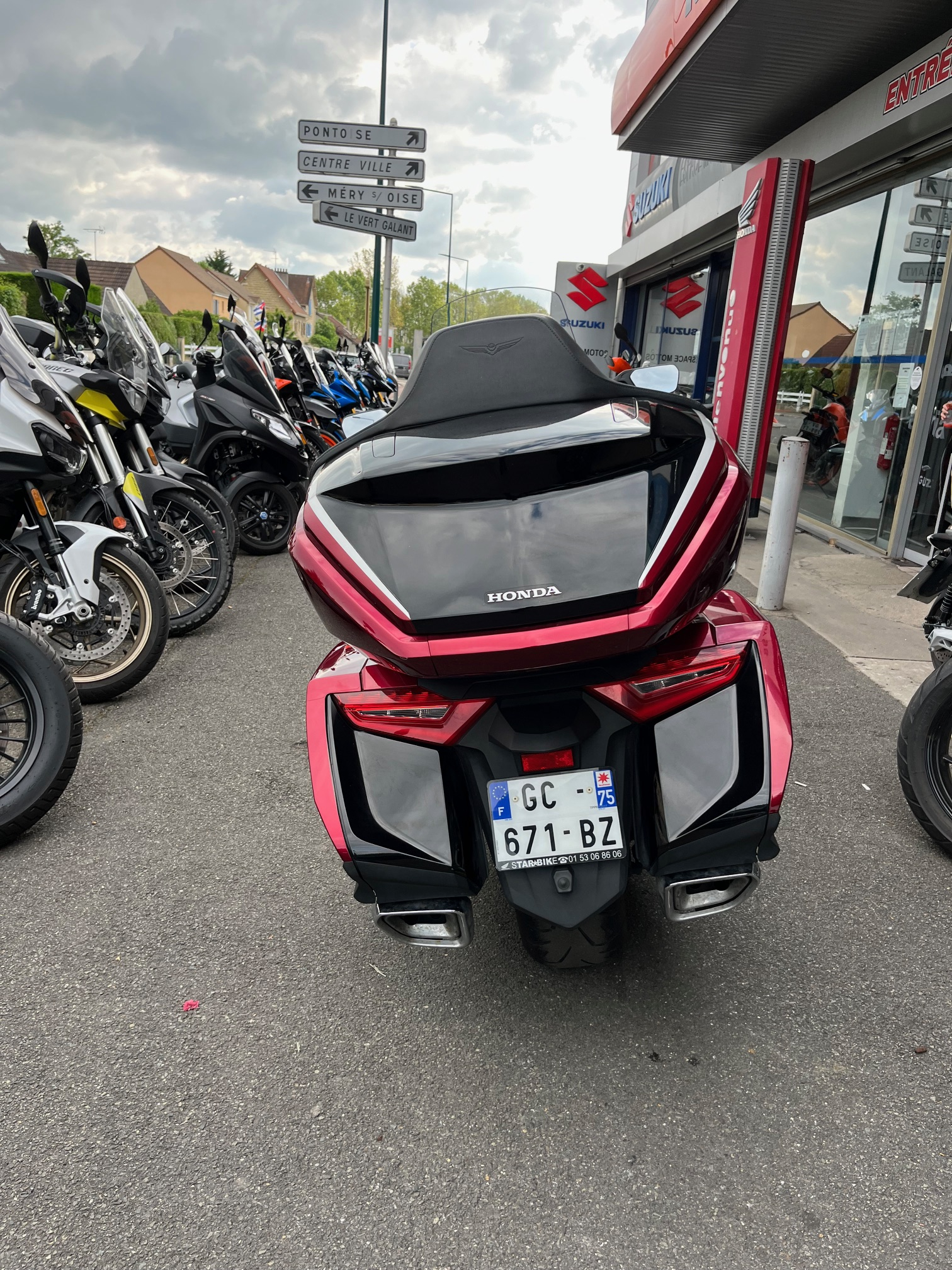 photo de HONDA GL 1800 GOLDWING DCT 1800 occasion de couleur  en vente à St Ouen L Aumone n°1