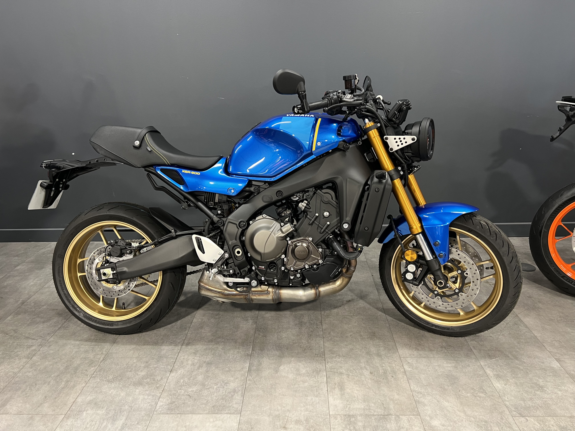 photo de YAMAHA XSR 900 850 occasion de couleur  en vente à Calais n°3