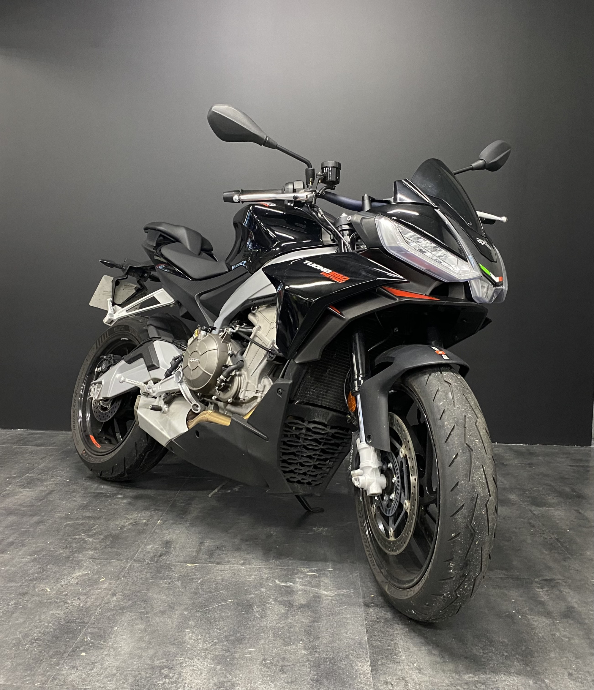 photo de APRILIA TUONO 660 FACTORY 660 occasion de couleur  en vente   Merignac