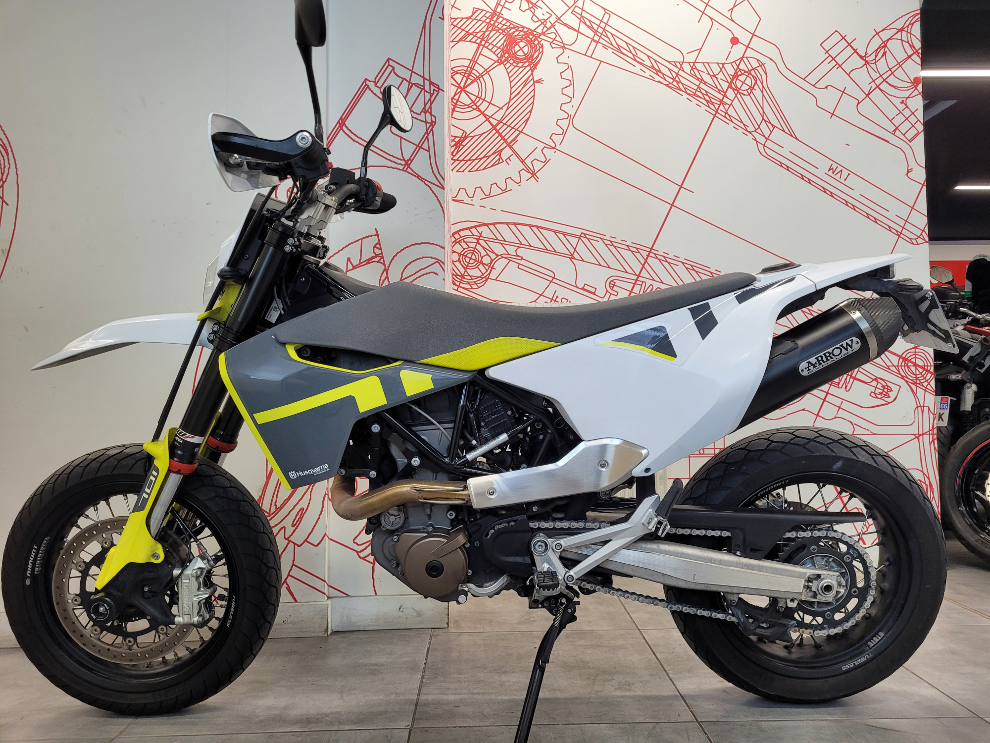 photo de HUSQVARNA 701 SUPERMOTO 701 occasion de couleur  en vente à Paris 12 n°2