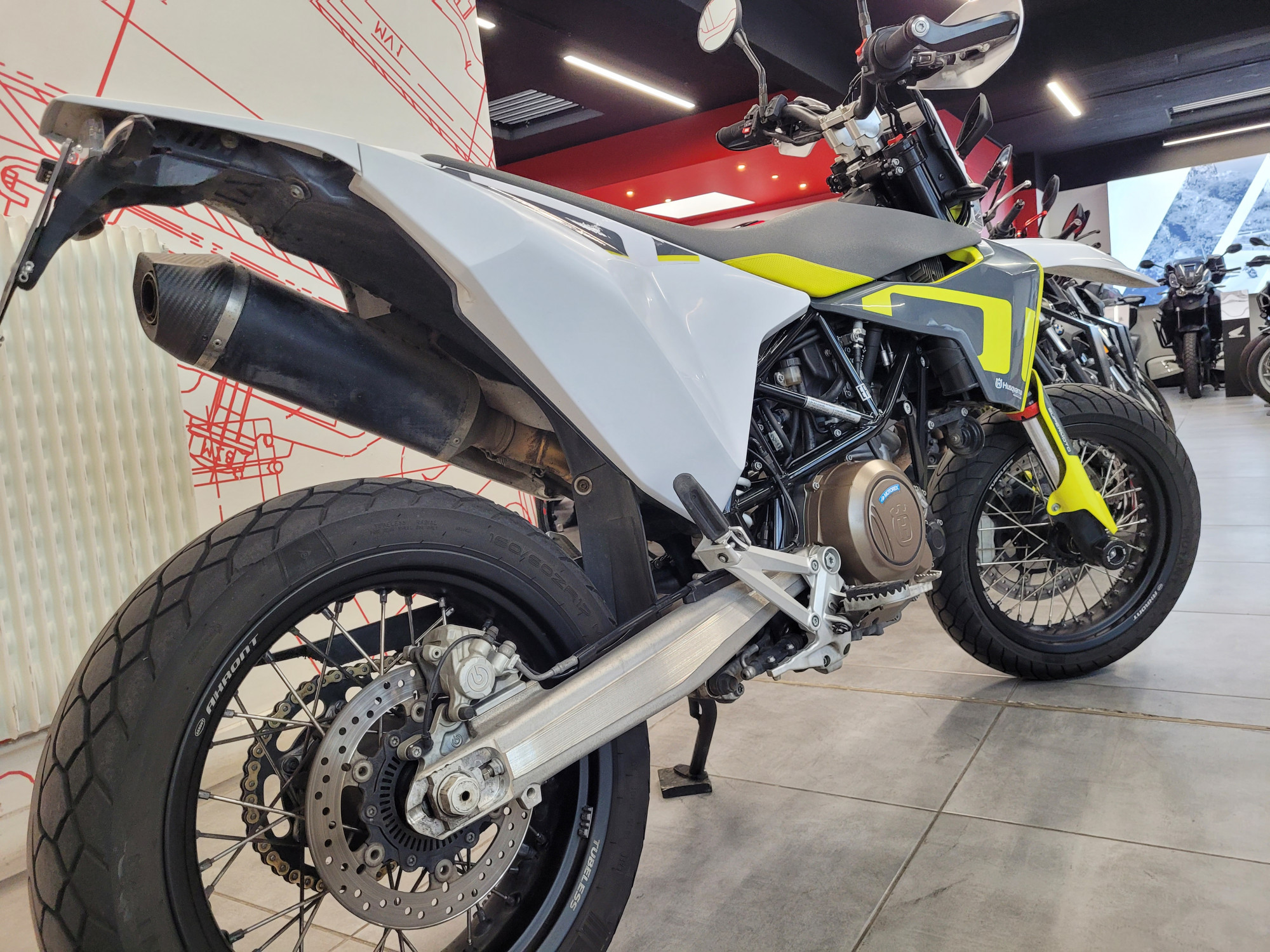 photo de HUSQVARNA 701 SUPERMOTO 701 occasion de couleur  en vente   Paris 12