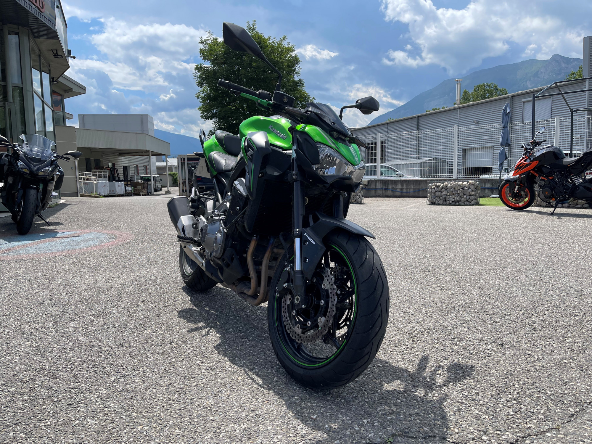 photo de KAWASAKI Z 900 900 occasion de couleur  en vente à Gap n°2