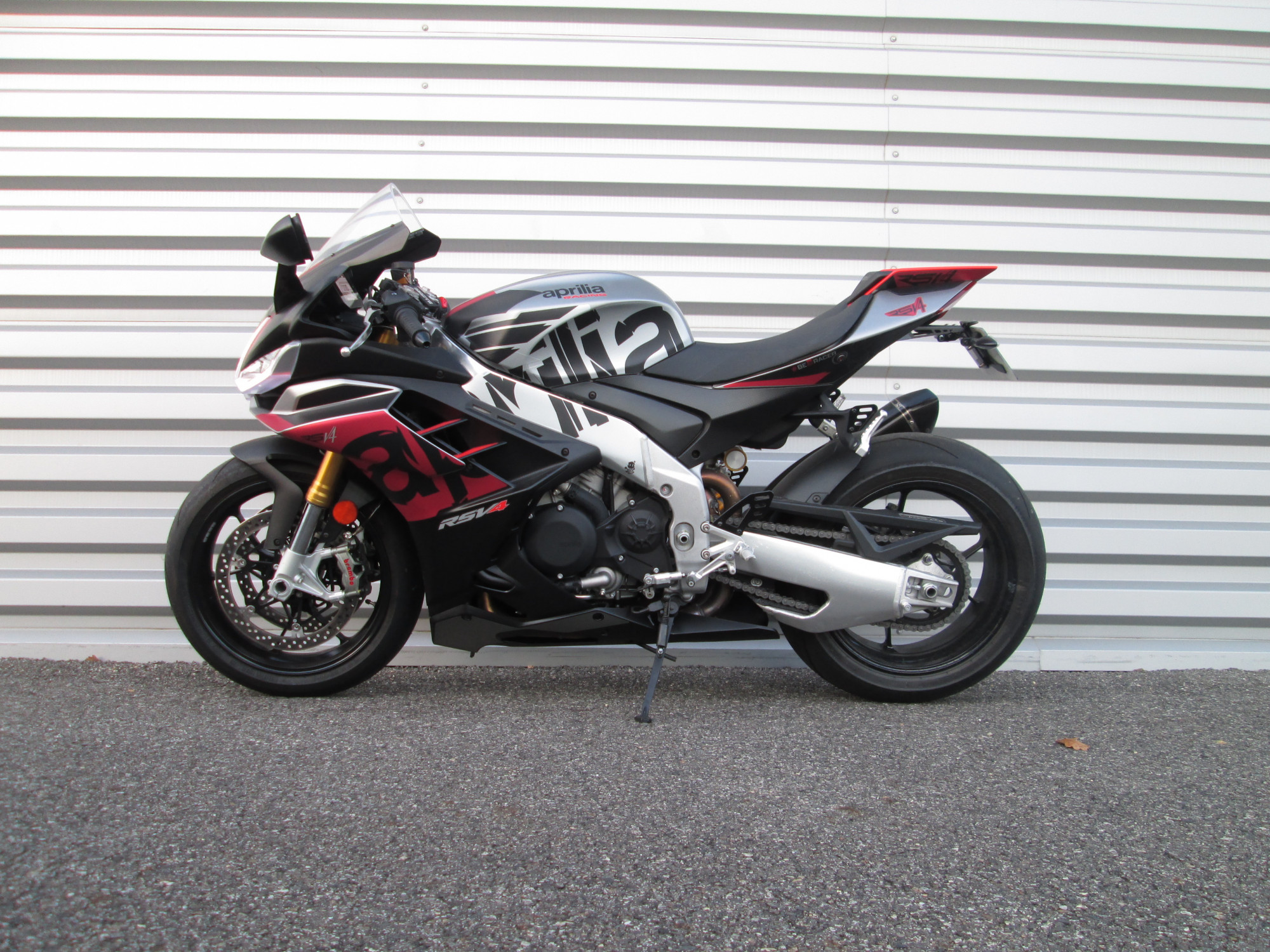 photo de APRILIA RSV4 1100 RR 1100 occasion de couleur  en vente   Auch