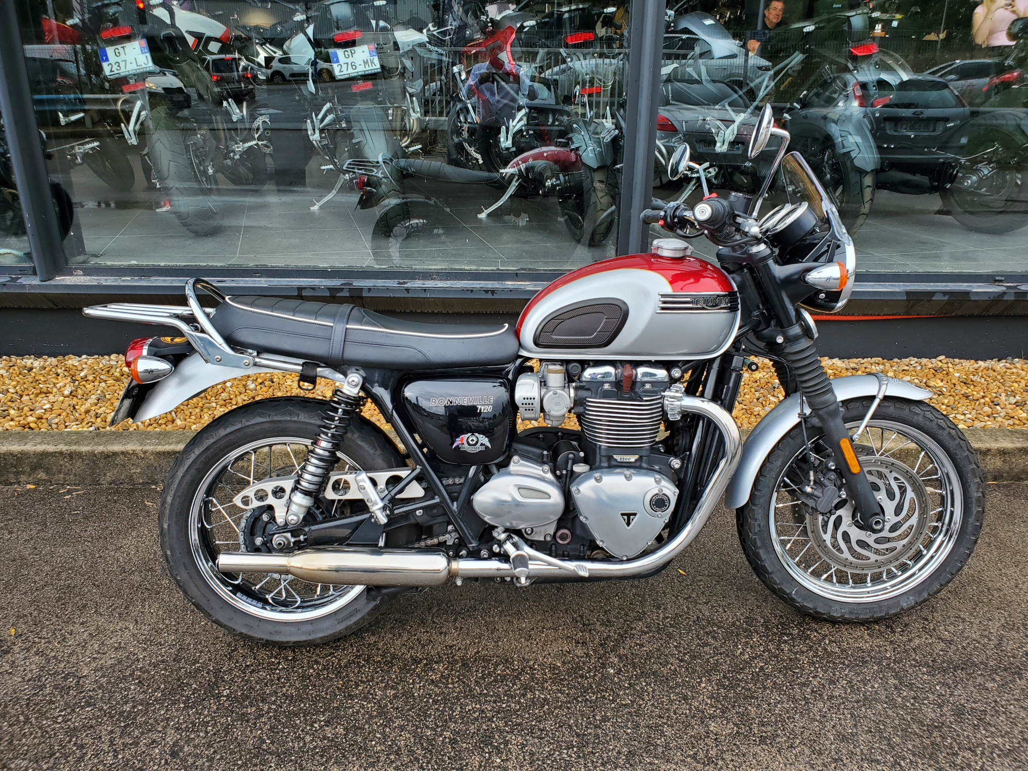 photo de TRIUMPH BONNEVILLE T120 1200 occasion de couleur  en vente à Montpellier n°3