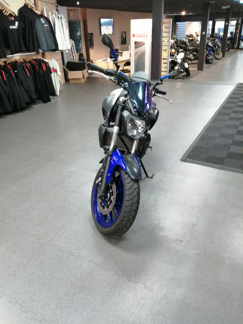 photo de YAMAHA MT-07 689 occasion de couleur  en vente à La Ville Du Bois n°2