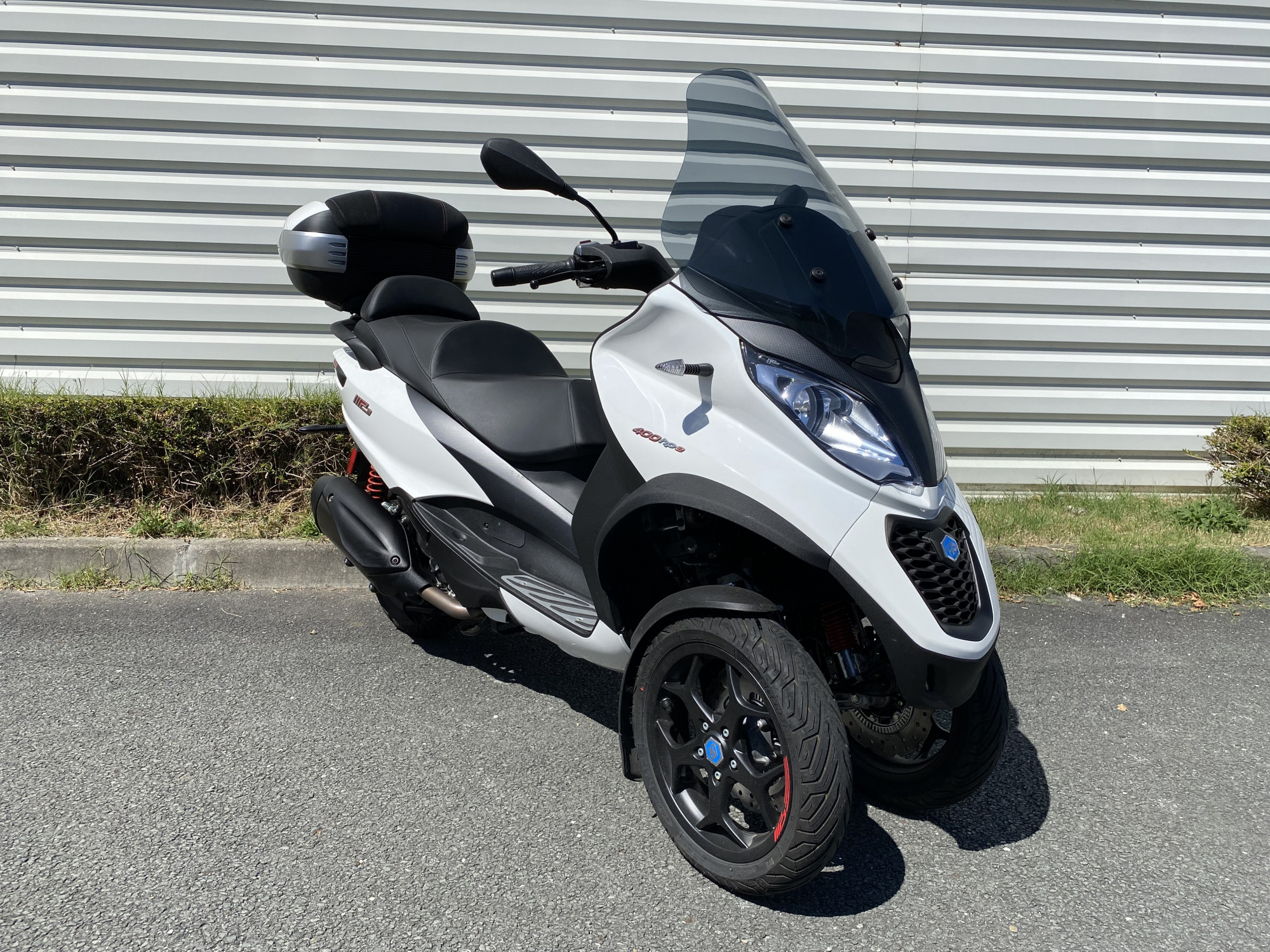 photo de PIAGGIO MP3 400 HPE SPORT ABS ASR 400 occasion de couleur  en vente à Merignac n°3