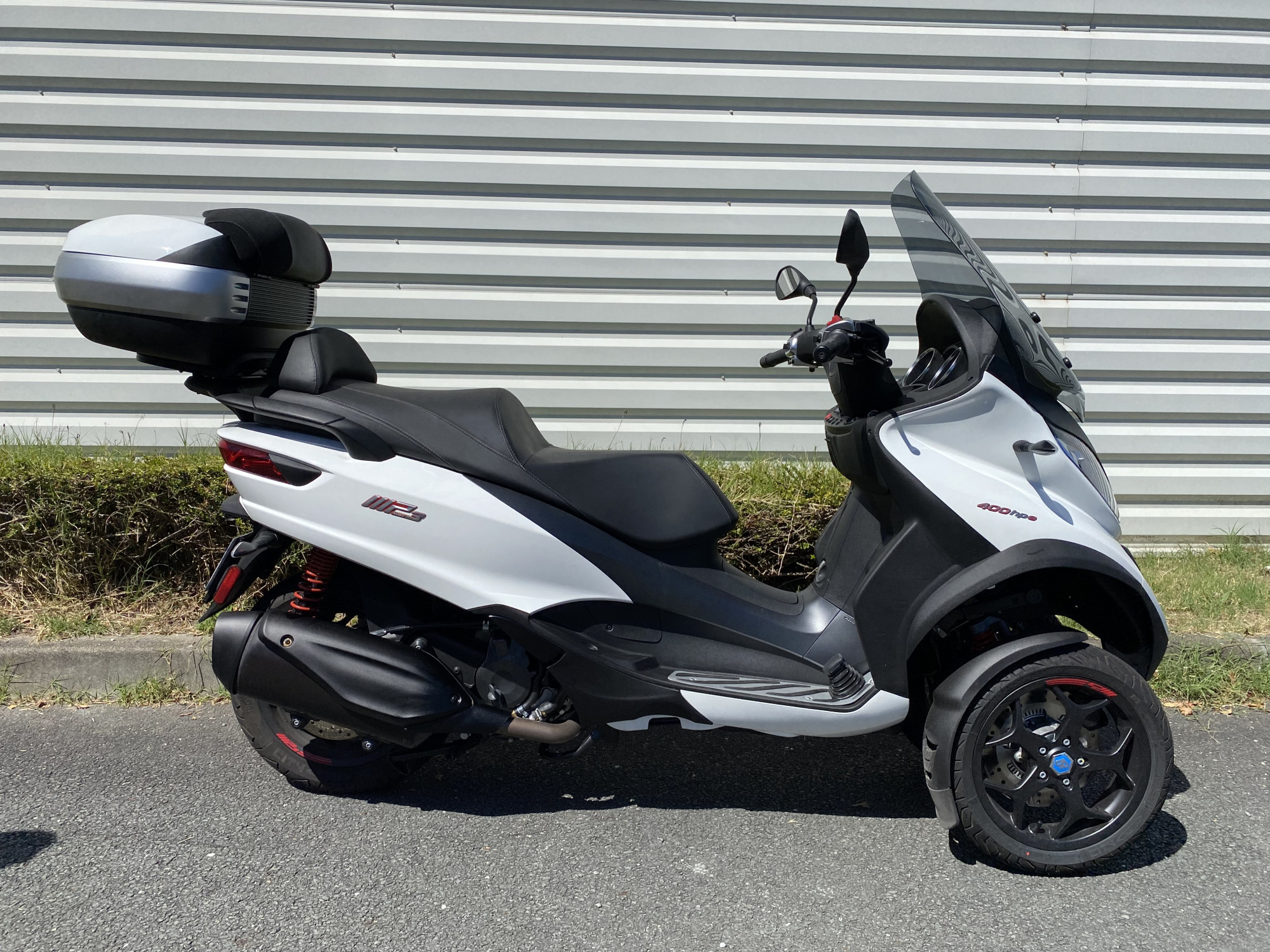 photo de PIAGGIO MP3 400 HPE SPORT ABS ASR 400 occasion de couleur  en vente à Merignac n°1