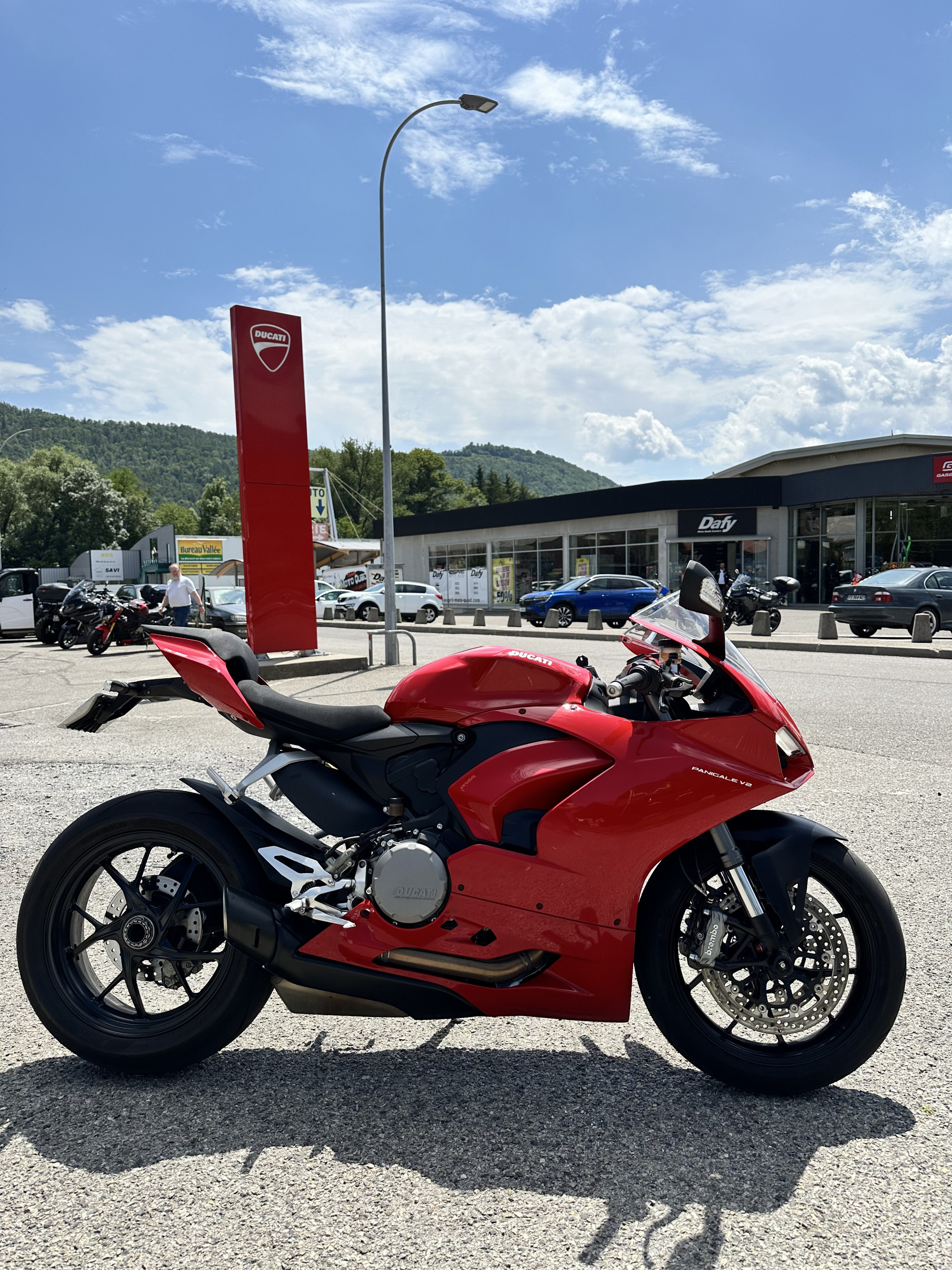 photo de DUCATI DUCATI PANIGALE V2 RED ABS 950 occasion de couleur  en vente à Gap n°2