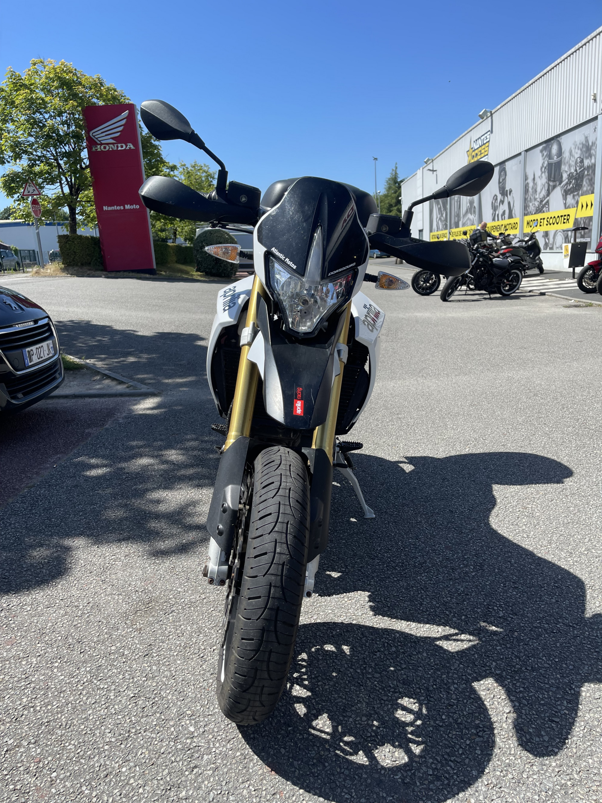 photo de APRILIA SMV DORSODURO 750 occasion de couleur  en vente à Orvault n°3