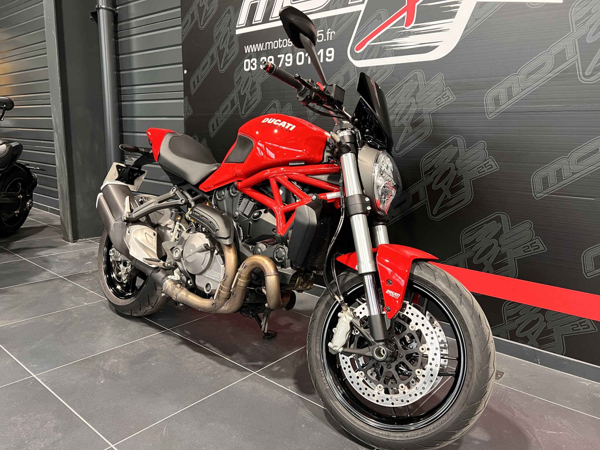 photo de DUCATI MONSTER 821 821 occasion de couleur  en vente à Franois n°2