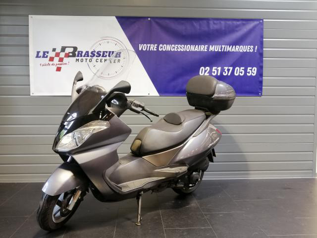 photo de APRILIA ATLANTIC 125 occasion de couleur  en vente   La Roche Sur Yon