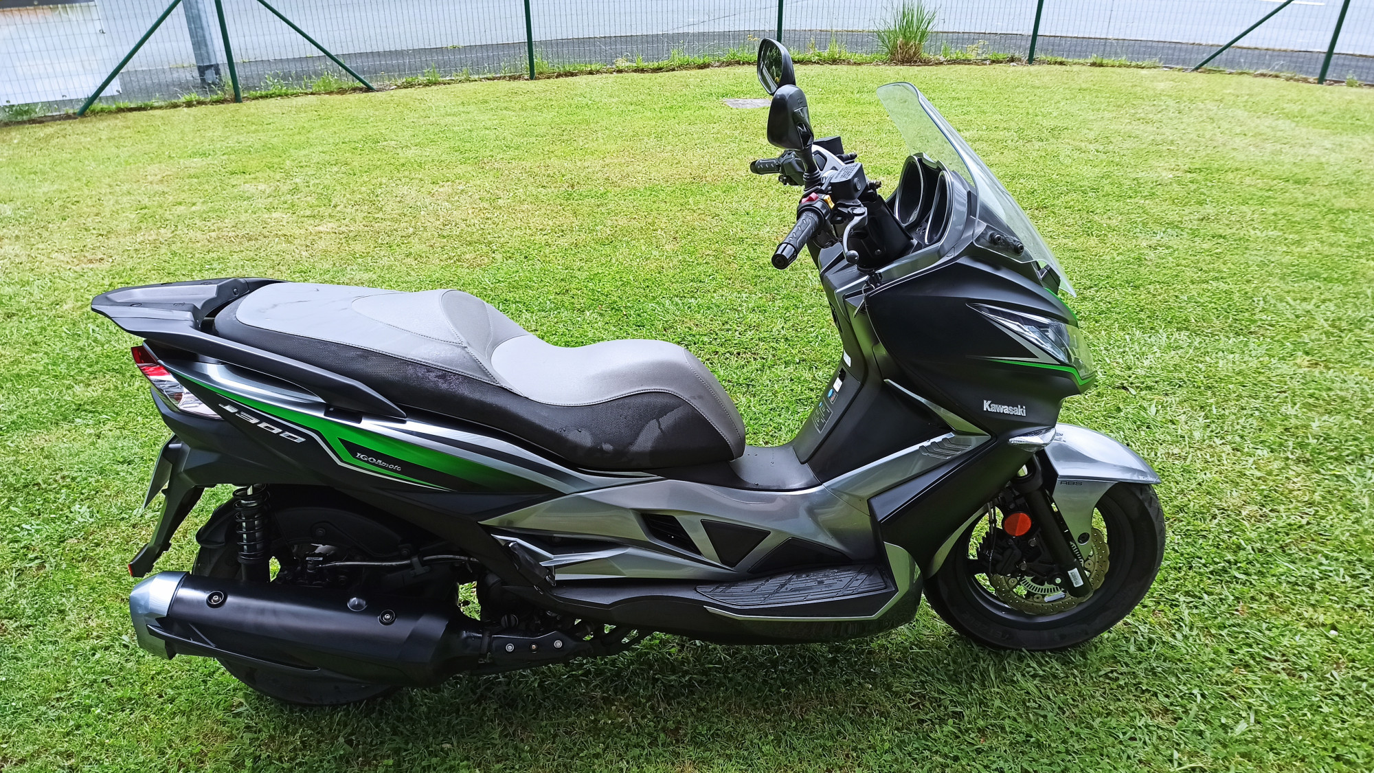 photo de KAWASAKI J300 299 occasion de couleur  en vente à Anglet n°3