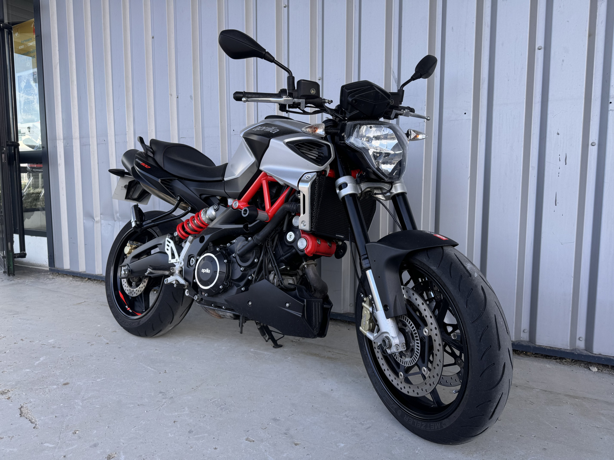 photo de APRILIA SHIVER 900 896 occasion de couleur  en vente à Pontarlier n°1