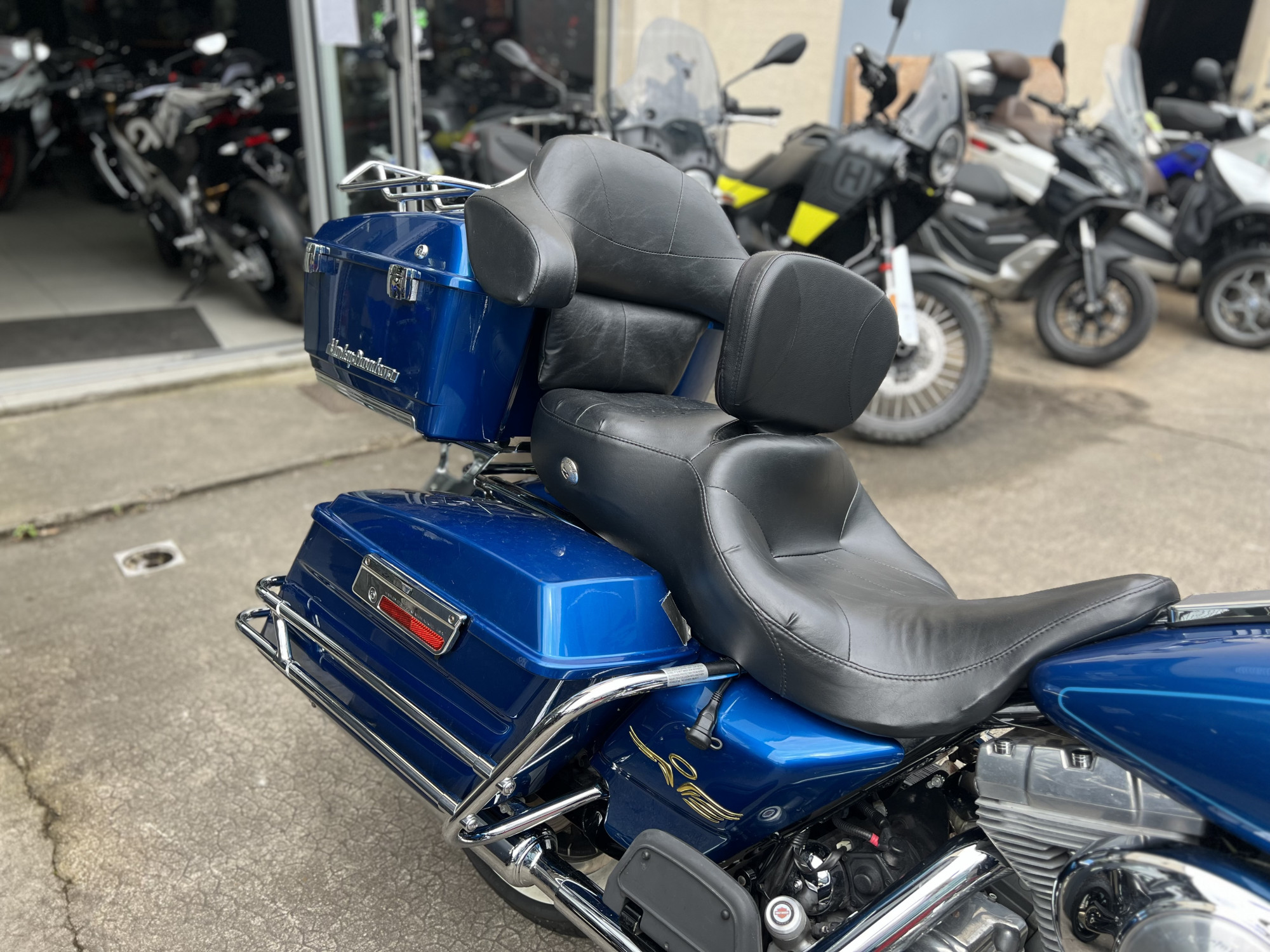 photo de HARLEY DAVIDSON TOURING ELECTRA GLIDE 1450 TOUR  1450 occasion de couleur  en vente à Libourne n°3