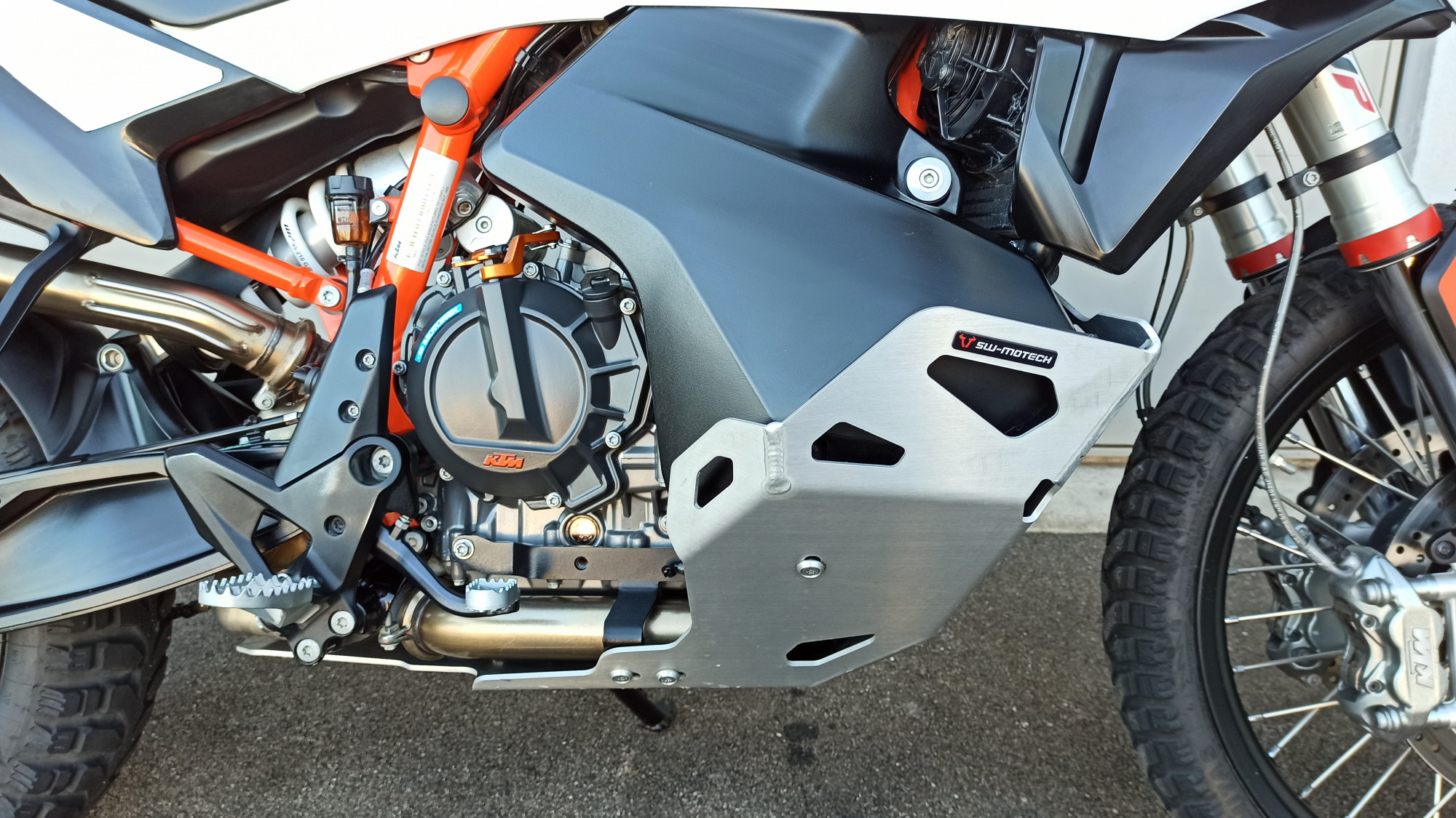 photo de KTM 790 ADVENTURE R 790 occasion de couleur  en vente à Anglet n°2