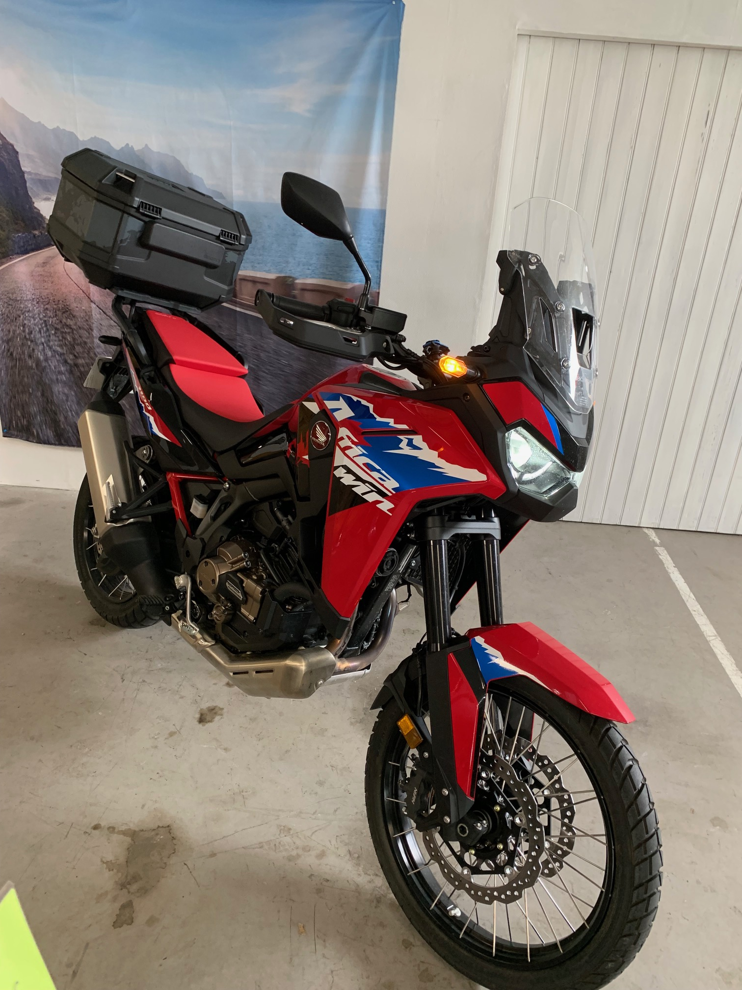 photo de HONDA AFRICA TWIN CRF1100L 1100 occasion de couleur  en vente à Niort n°3