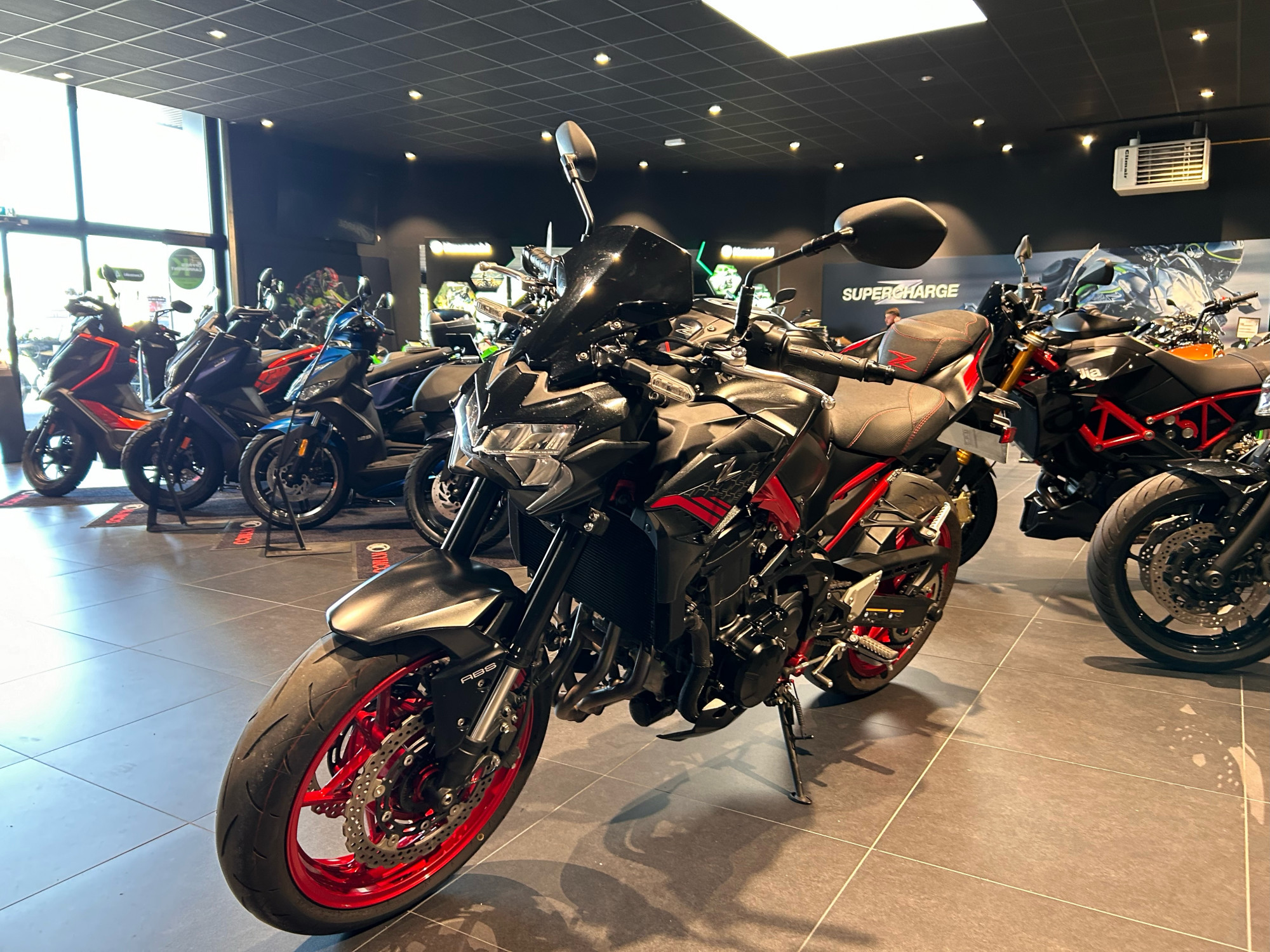 photo de KAWASAKI Z 900 900 occasion de couleur  en vente à Lorient n°1