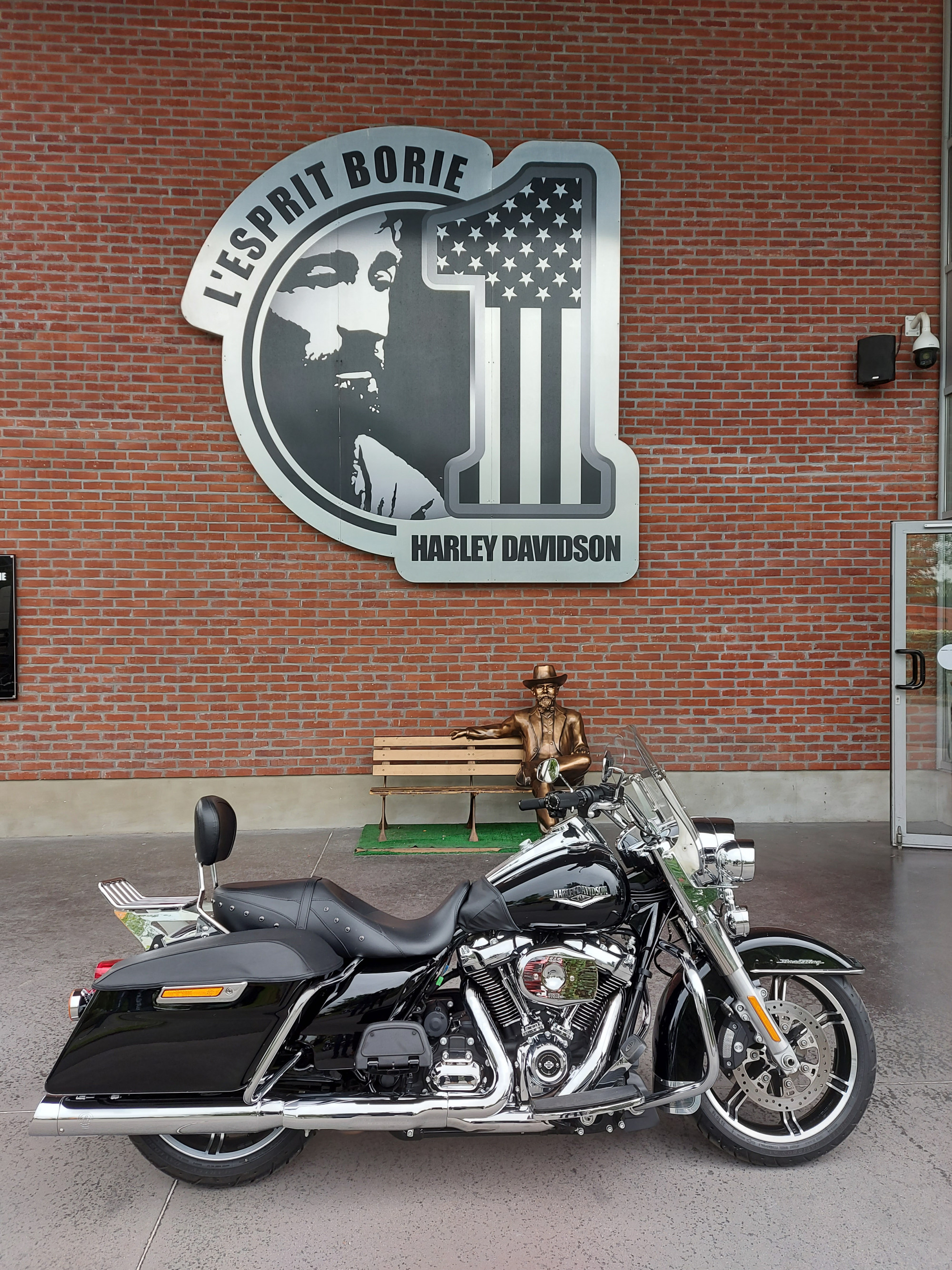 photo de HARLEY DAVIDSON TOURING ROAD KING 1745 CLASSIC 1745 occasion de couleur  en vente   Villiers Sur Marne