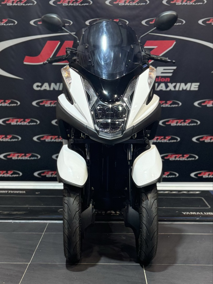 photo de YAMAHA TRICITY 125 125 occasion de couleur  en vente à Cannes n°2