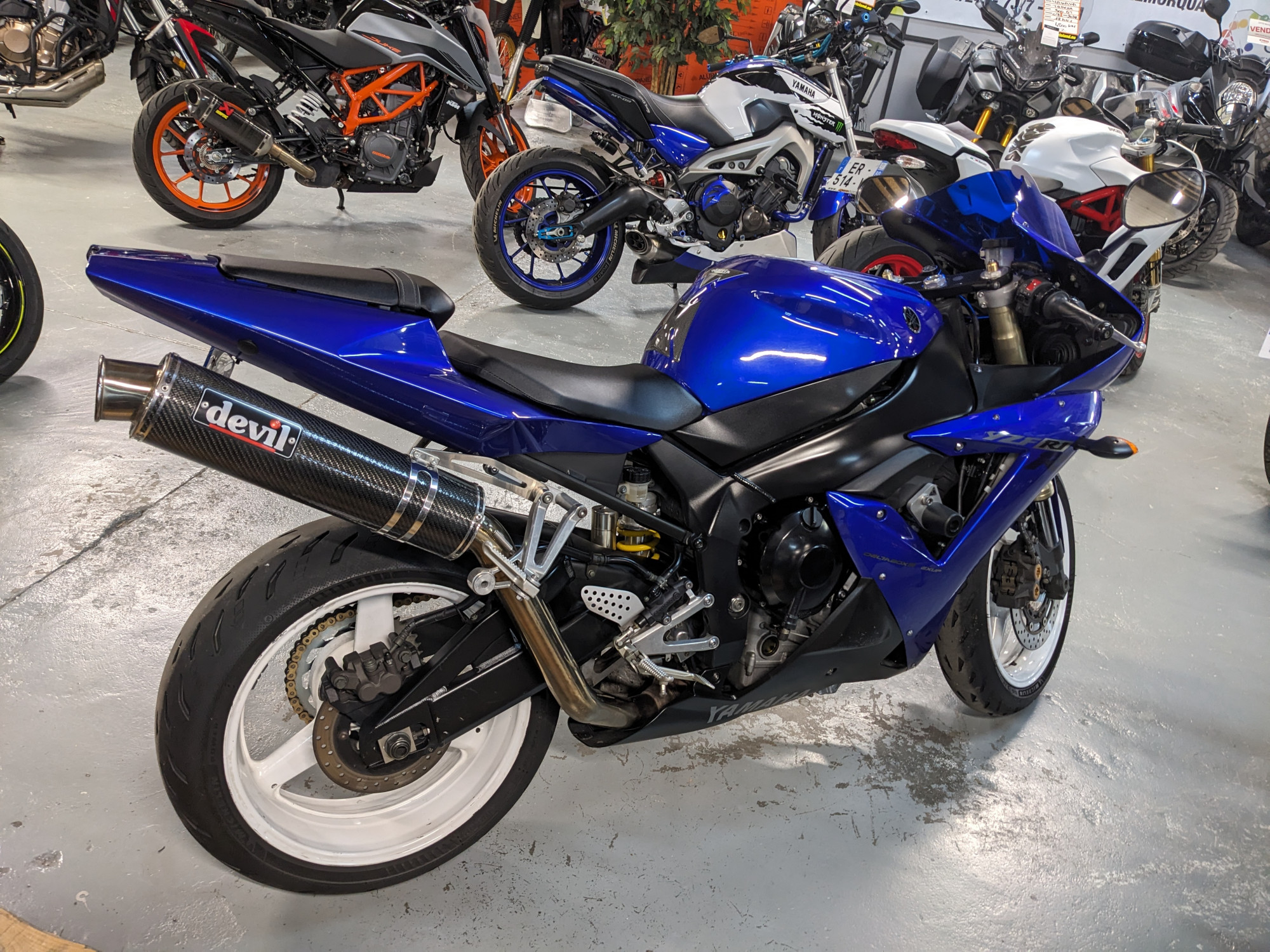 photo de YAMAHA YZF R1 1000 occasion de couleur  en vente à Rivery n°1