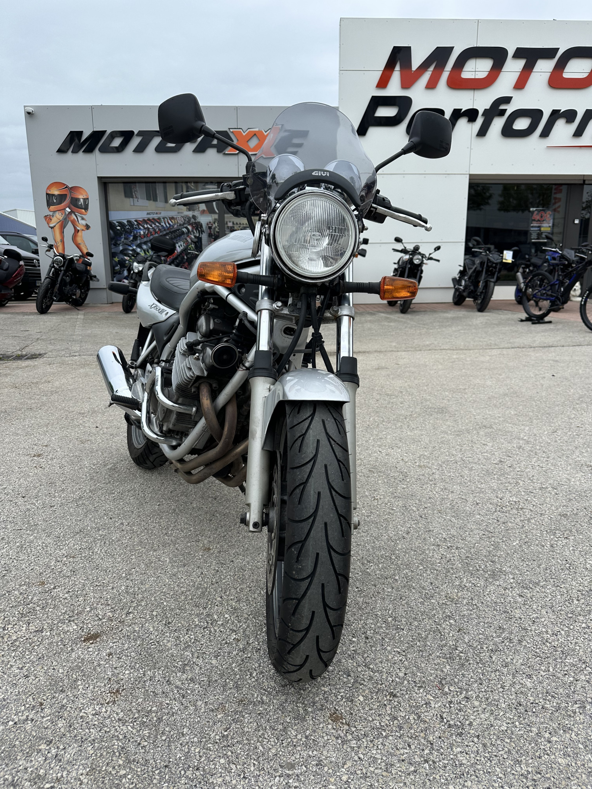 photo de YAMAHA XJ 600 occasion de couleur  en vente à Pontarlier n°2