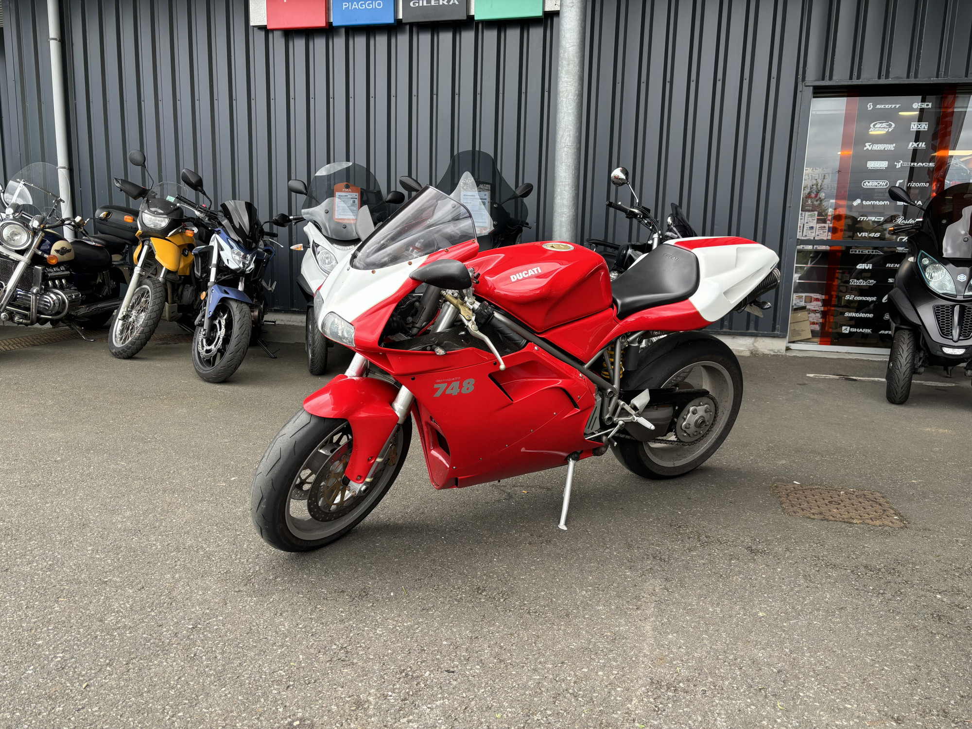 photo de DUCATI 748 B 748 occasion de couleur  en vente à Tregueux n°3