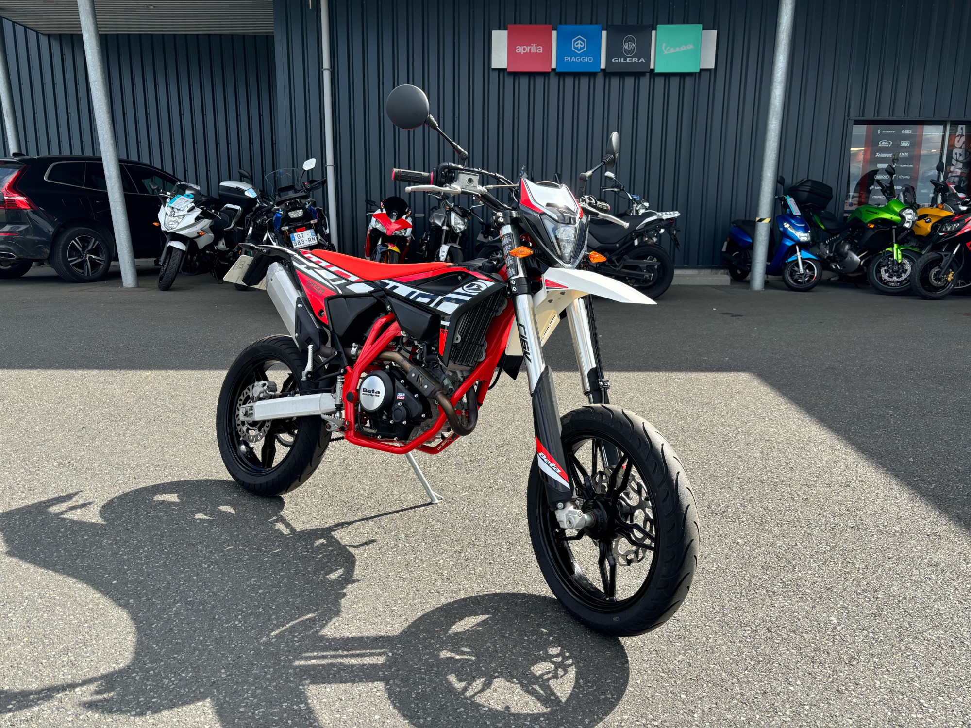 photo de BETA RR 125 SM 125 occasion de couleur  en vente à Tregueux n°3