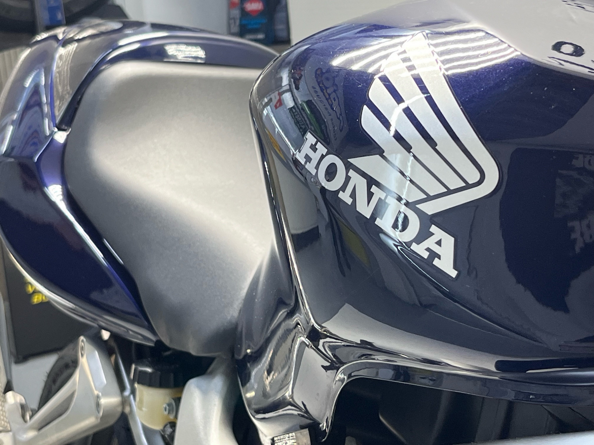 photo de HONDA VTR 1000 F 1000 occasion de couleur  en vente à Vesoul n°3