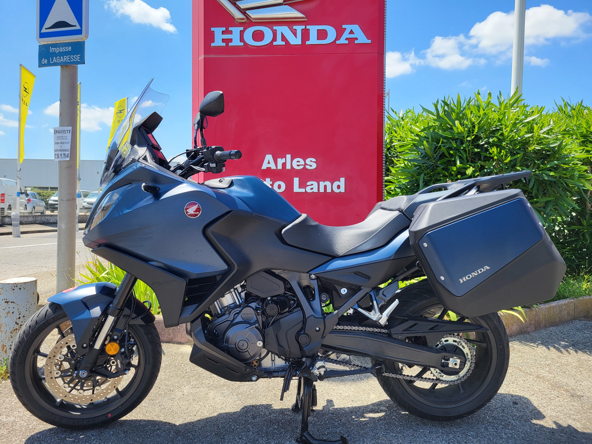 photo de HONDA NT 1100 DCT 1100 occasion de couleur  en vente à Arles n°3