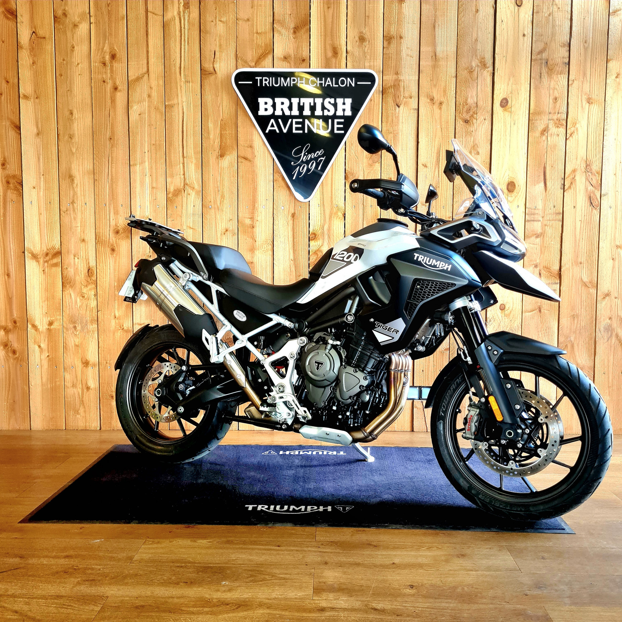 photo de TRIUMPH TIGER 1200 GT PRO 1160 occasion de couleur  en vente à Sevrey n°2