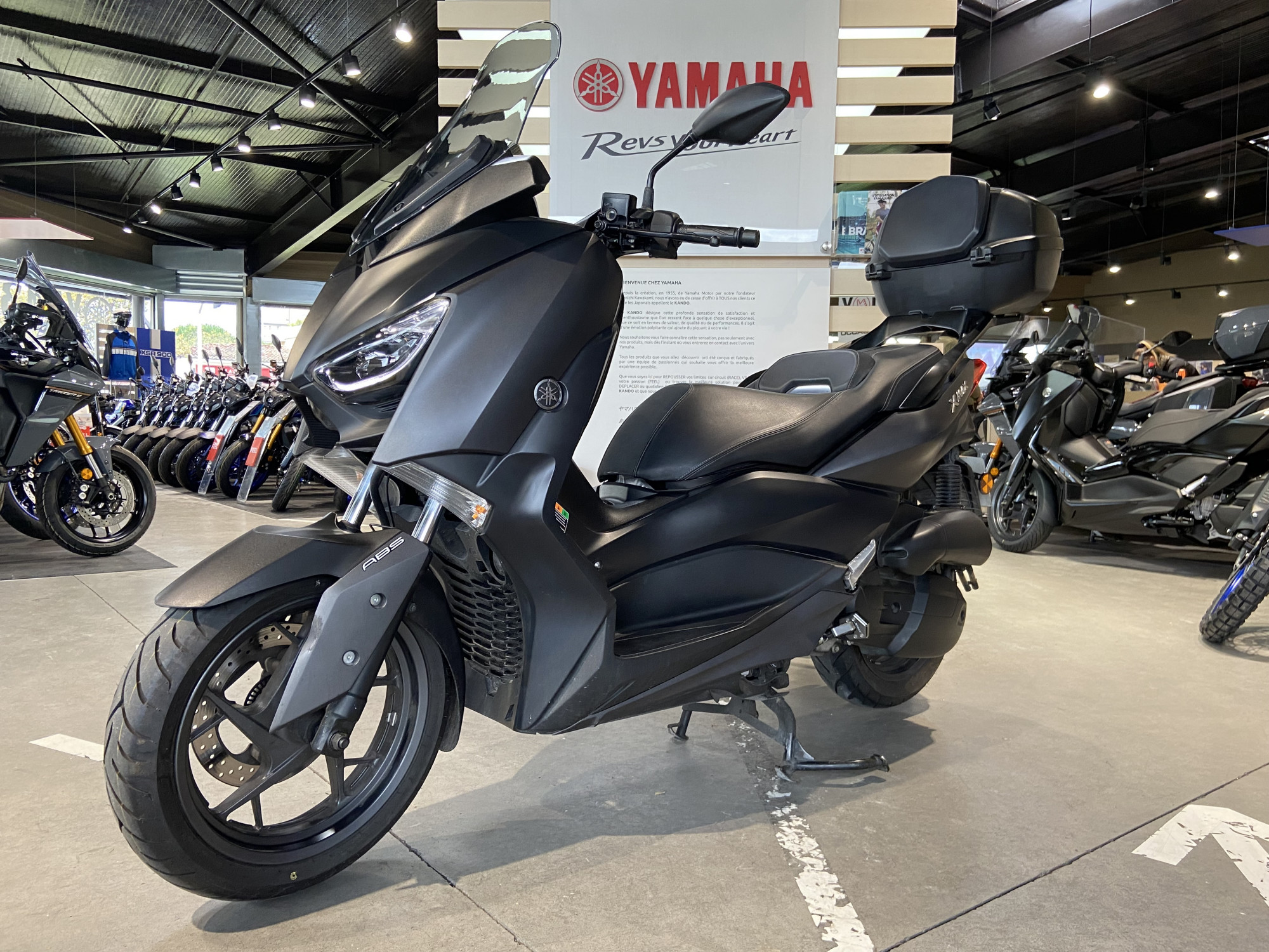 YAMAHA XMAX 125 2023 125 cm3, scooter, 245 km, Noir