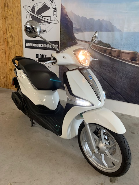 photo de PIAGGIO LIBERTY 125 IGET 125 occasion de couleur  en vente à Niort n°2