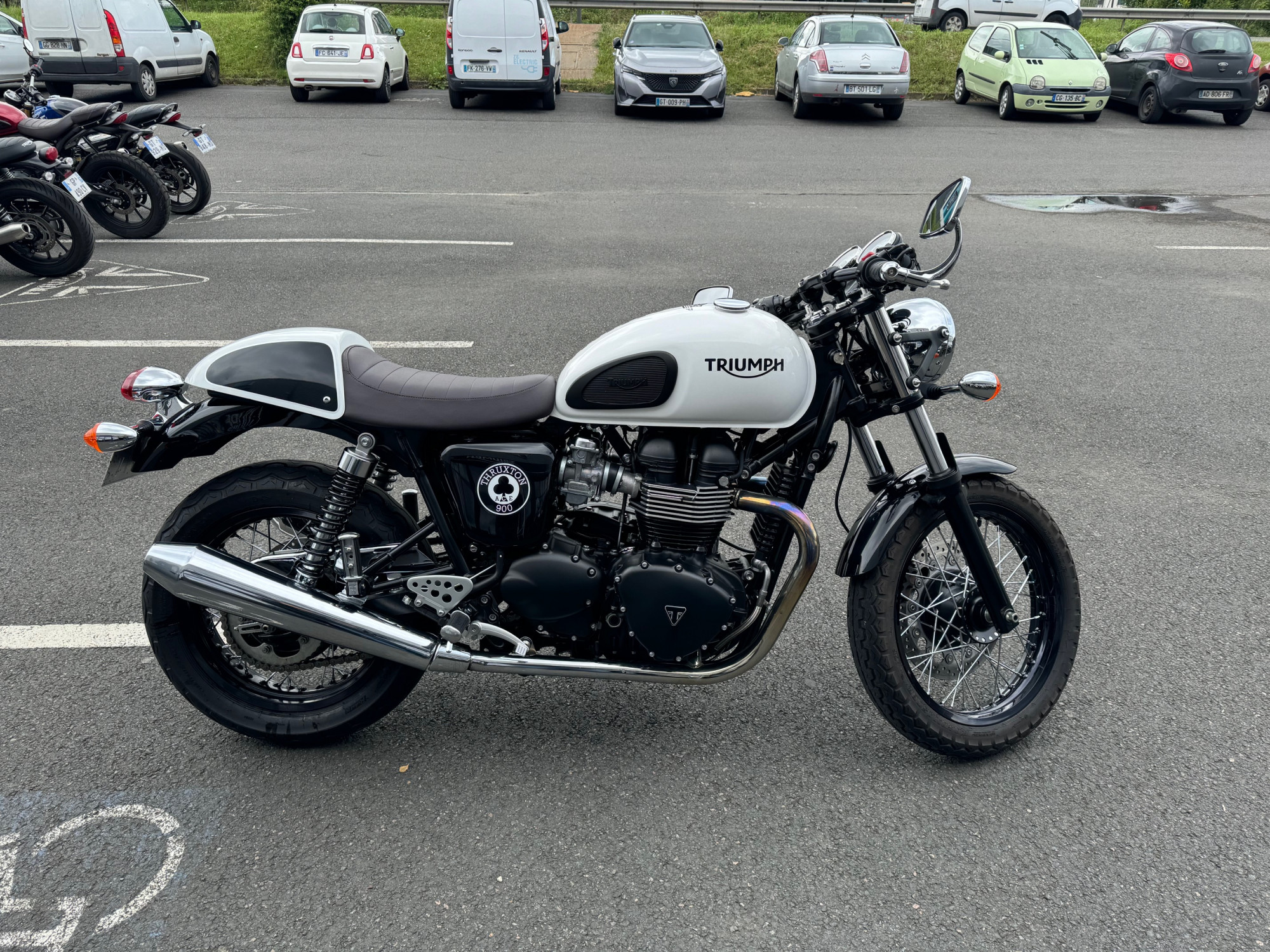 photo de TRIUMPH THRUXTON 900 ACE 900 occasion de couleur  en vente à Tours n°2