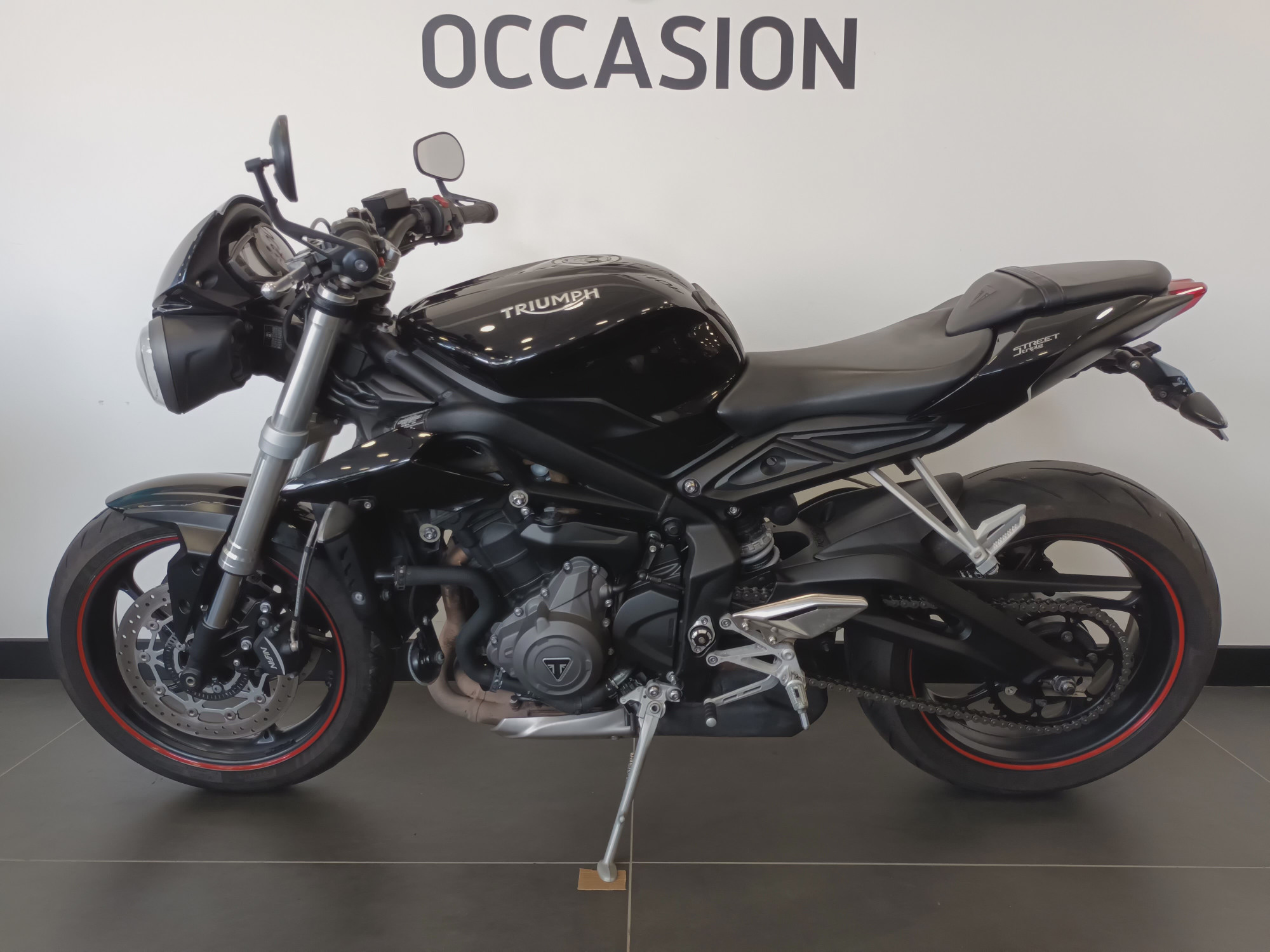 photo de TRIUMPH STREET TRIPLE 660 S A2 660 occasion de couleur  en vente à Le Kremlin Bicetre n°3