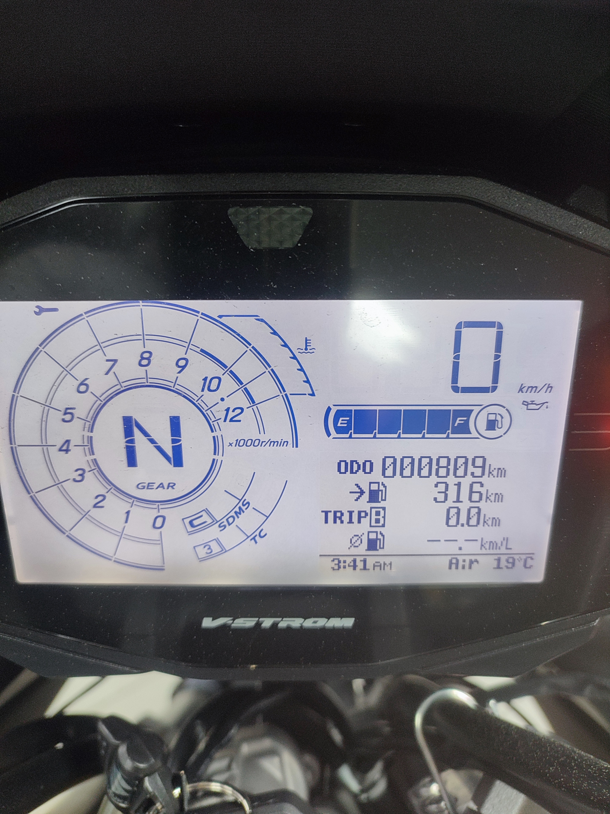 photo de SUZUKI DL 1050 V-STROM 1050 occasion de couleur  en vente à Libourne n°3