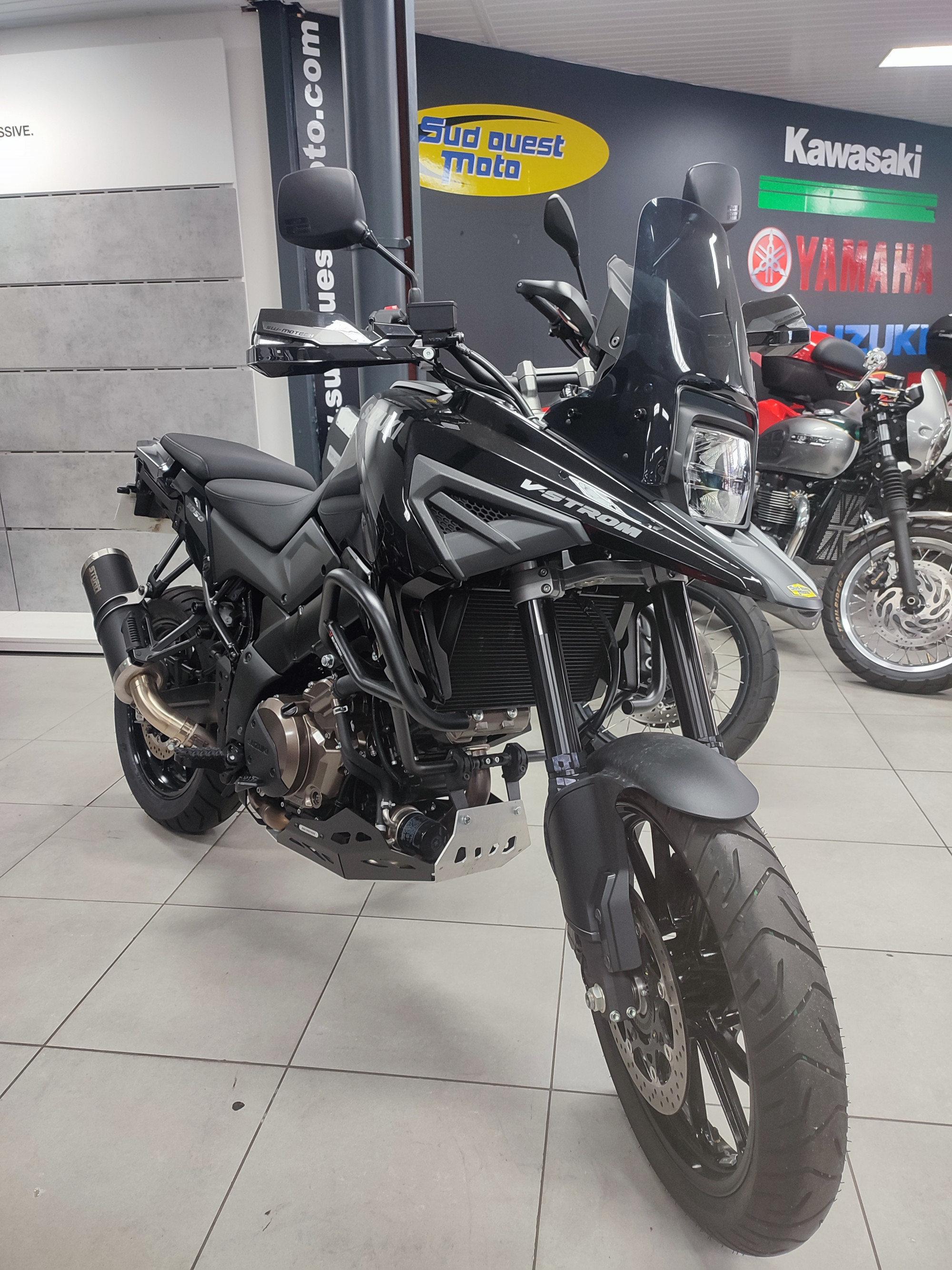 photo de SUZUKI DL 1050 V-STROM 1050 occasion de couleur  en vente   Libourne