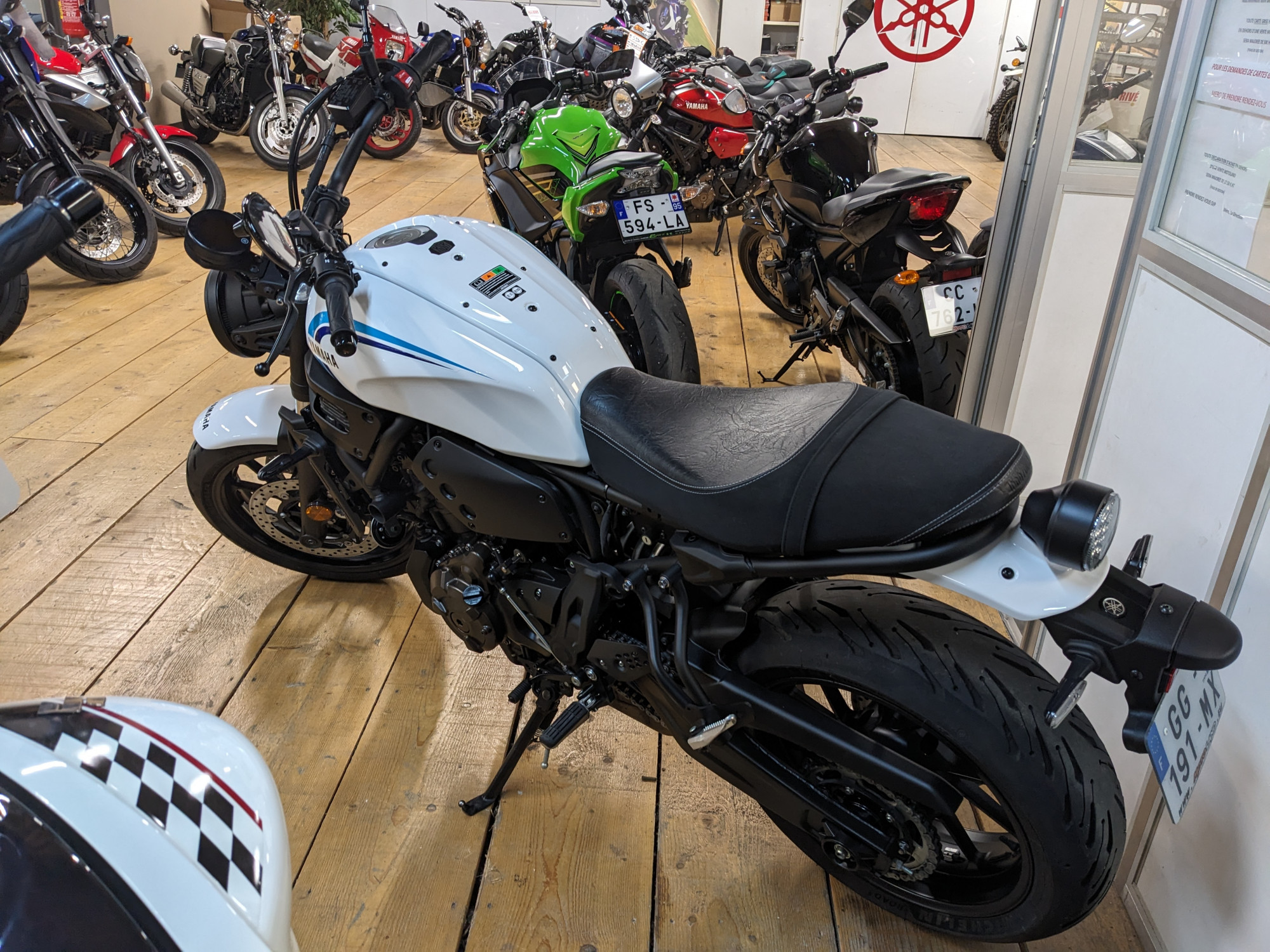 photo de YAMAHA XSR 700 ABS 700 occasion de couleur  en vente à Rivery n°2