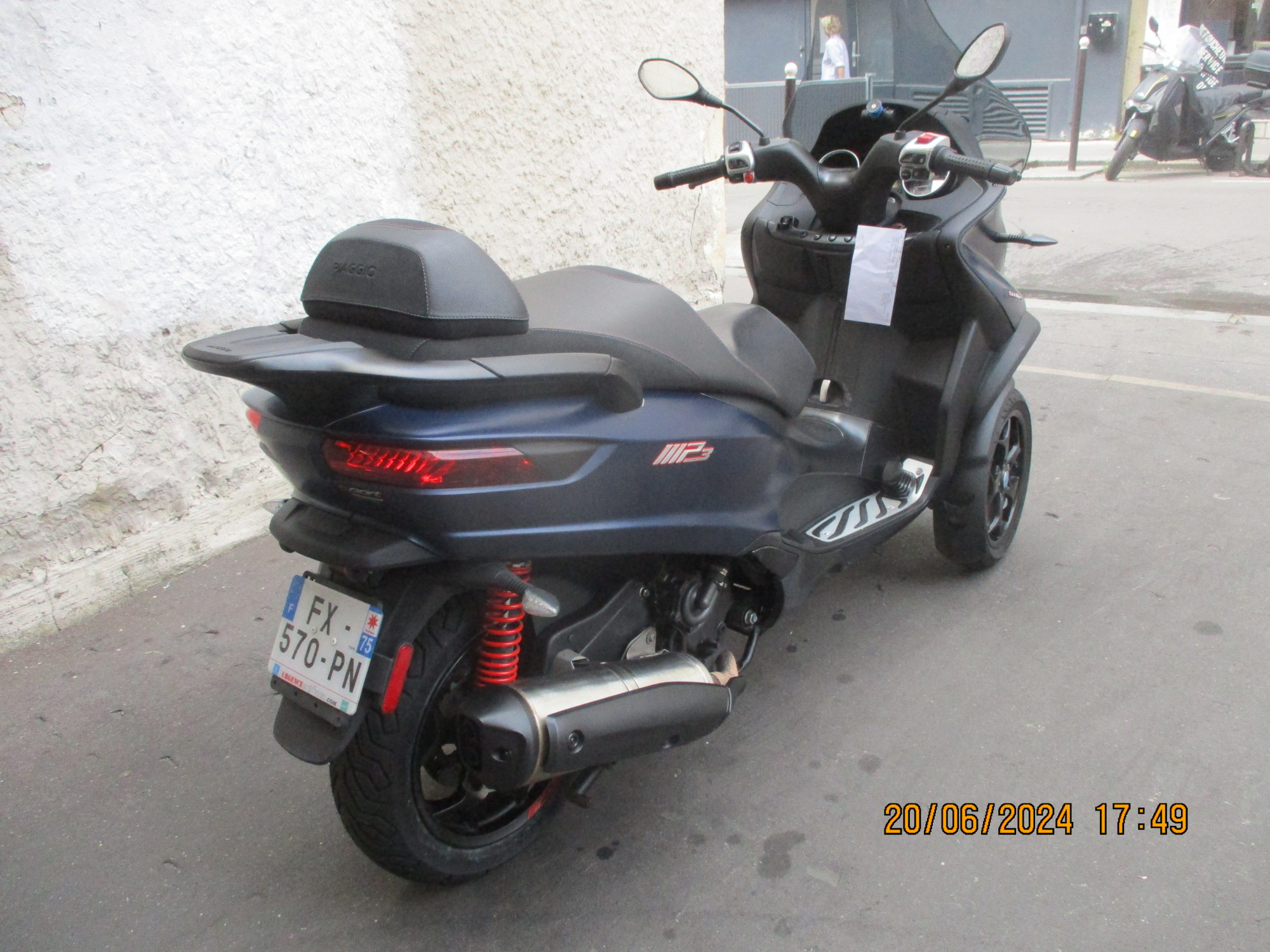 photo de PIAGGIO MP3 500 HPE SPORT ADVANCED ABS A 500 occasion de couleur  en vente à Paris 17 n°3