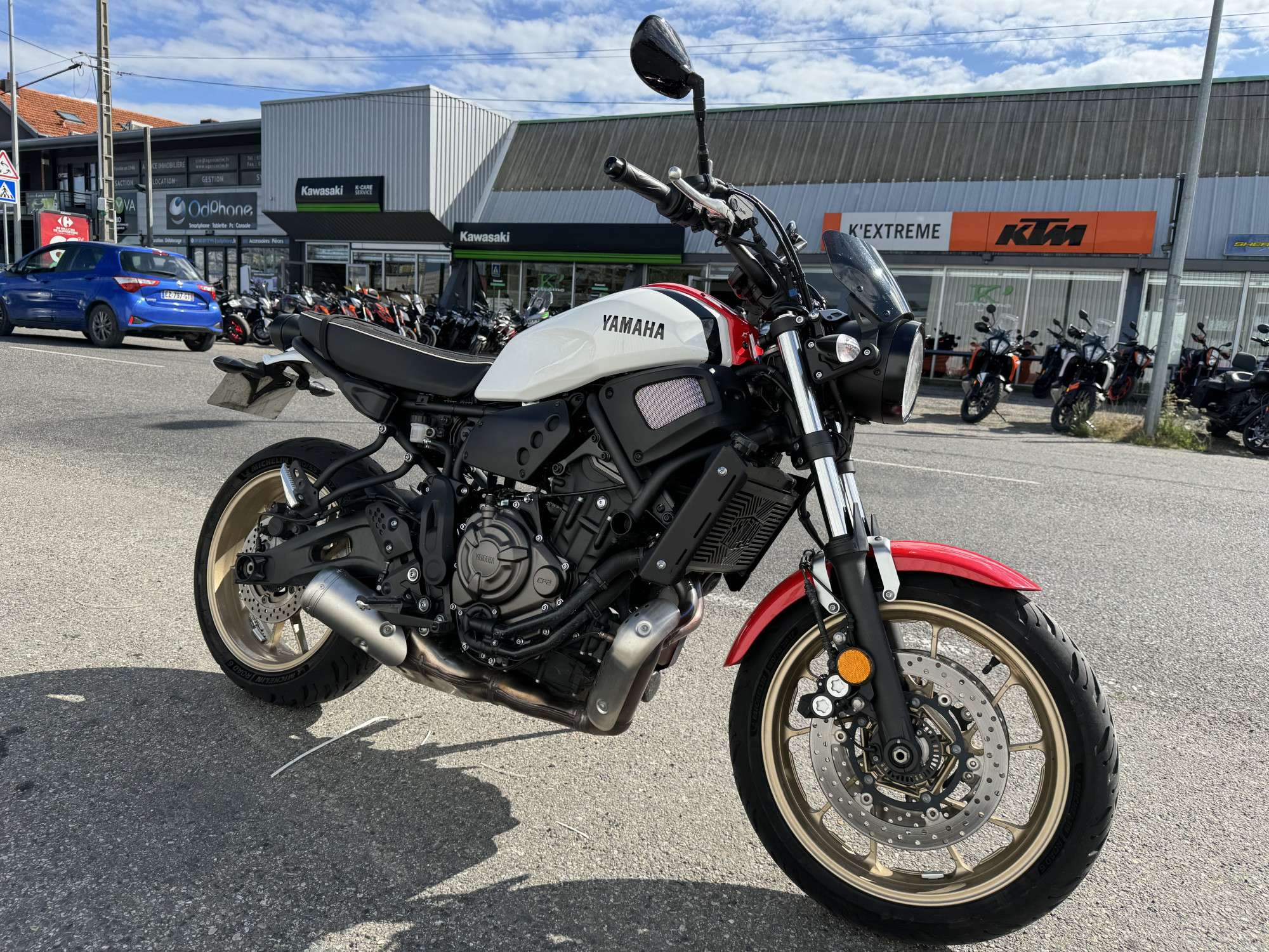 photo de YAMAHA XSR 700 700 occasion de couleur  en vente   Montauban