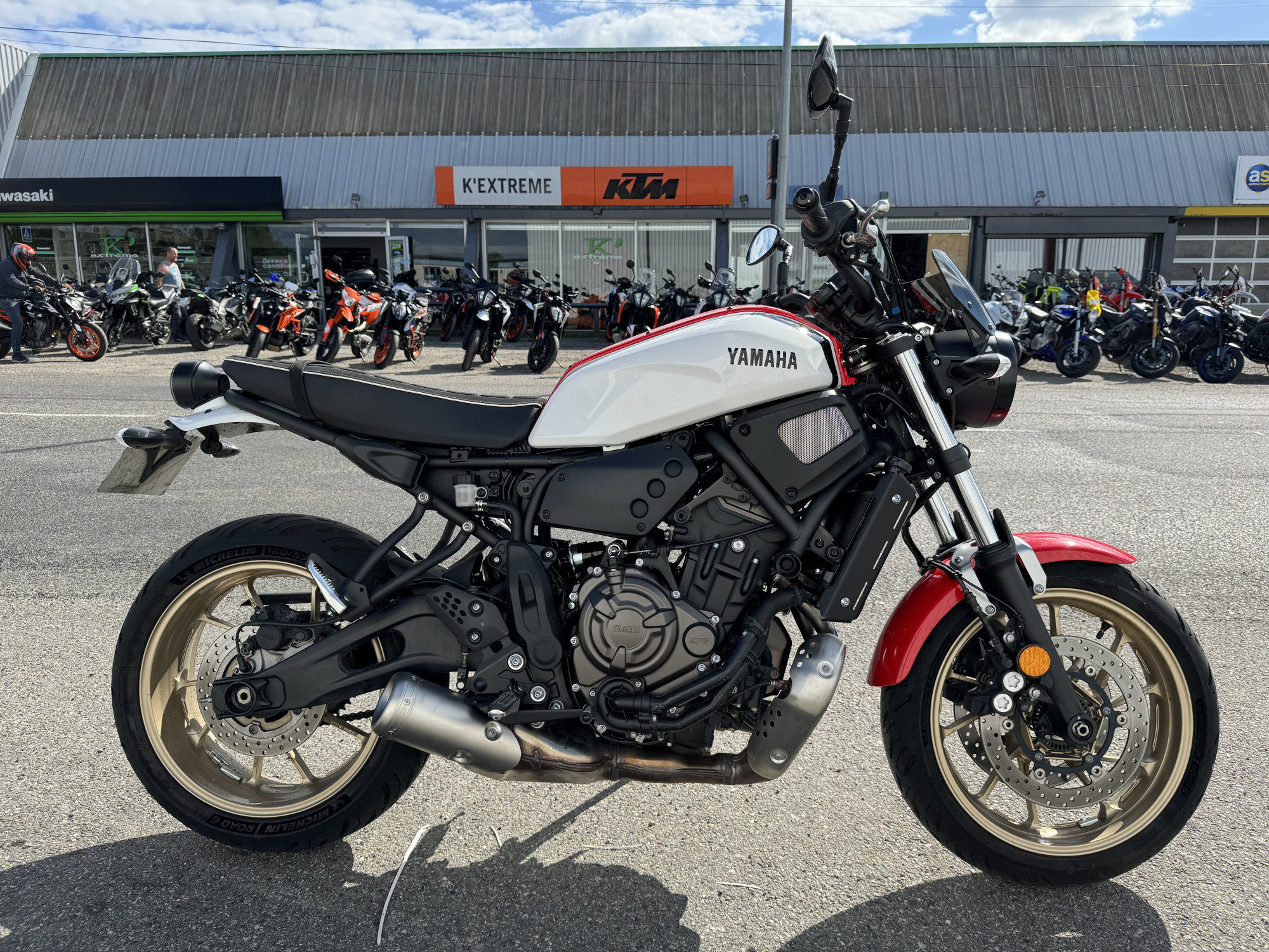 photo de YAMAHA XSR 700 700 occasion de couleur  en vente à Montauban n°2