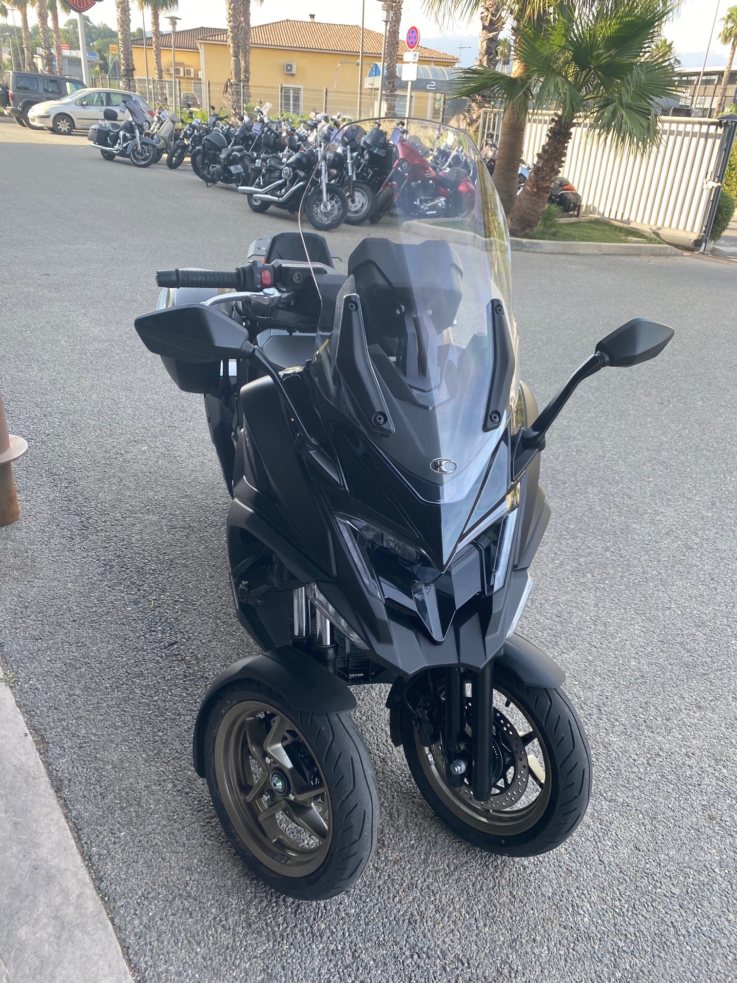 photo de KYMCO CV3 550 550 occasion de couleur  en vente à Roquebrune Sur Argens n°2