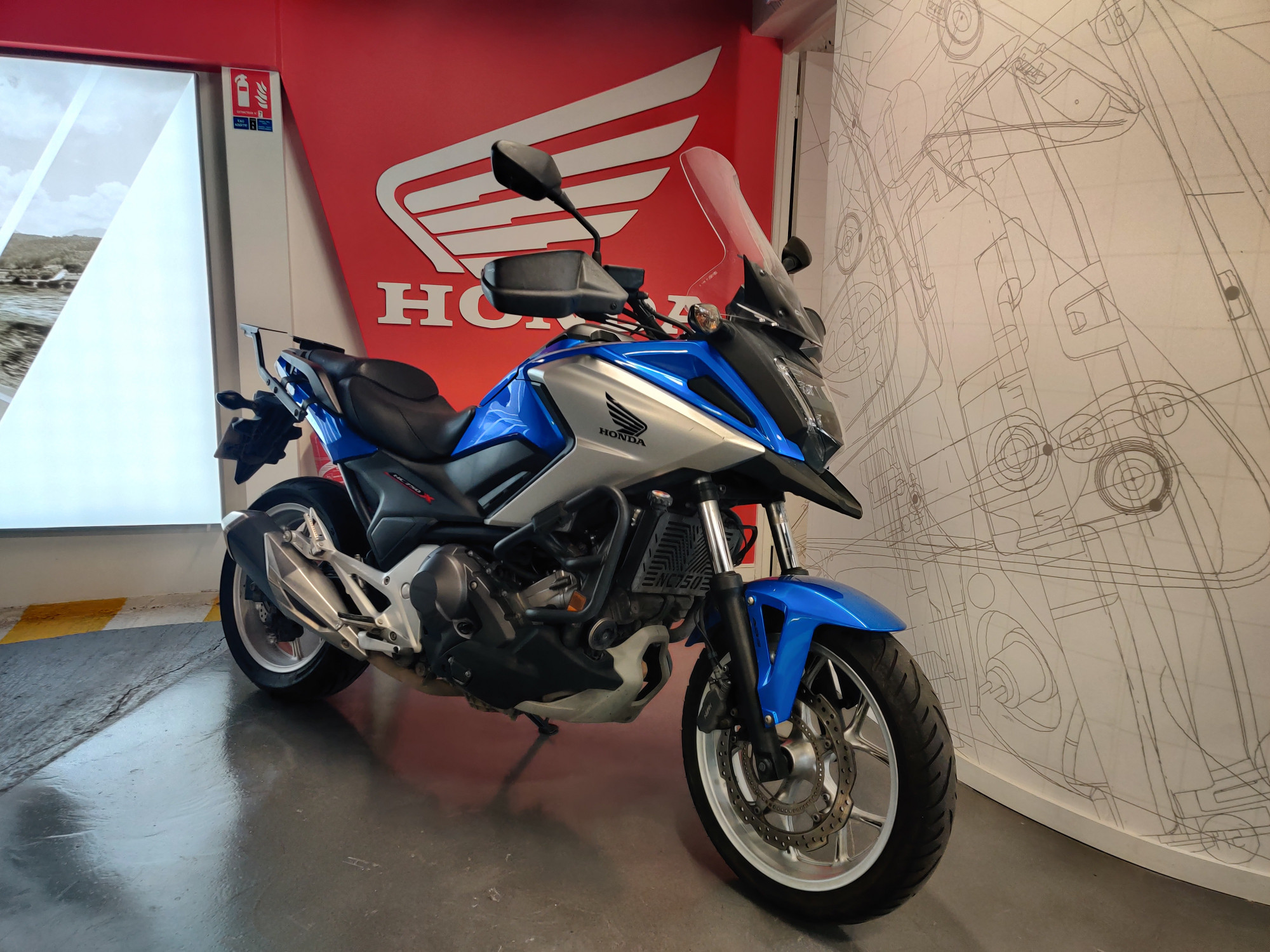 photo de HONDA NC 750 X 750 occasion de couleur  en vente à Paris 10 n°3