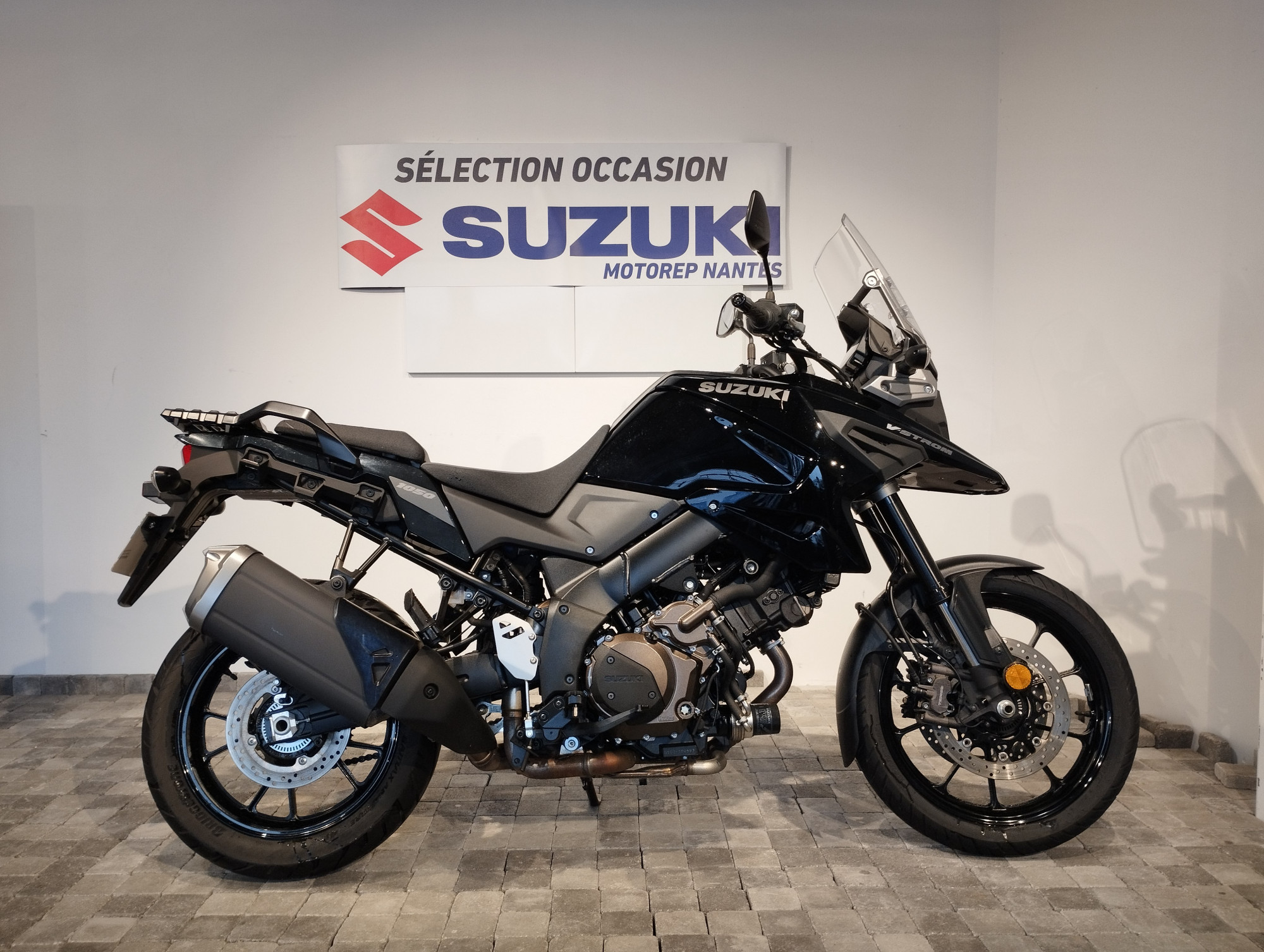 photo de SUZUKI DL 1050 V-STROM 1050 occasion de couleur  en vente à Orvault n°3