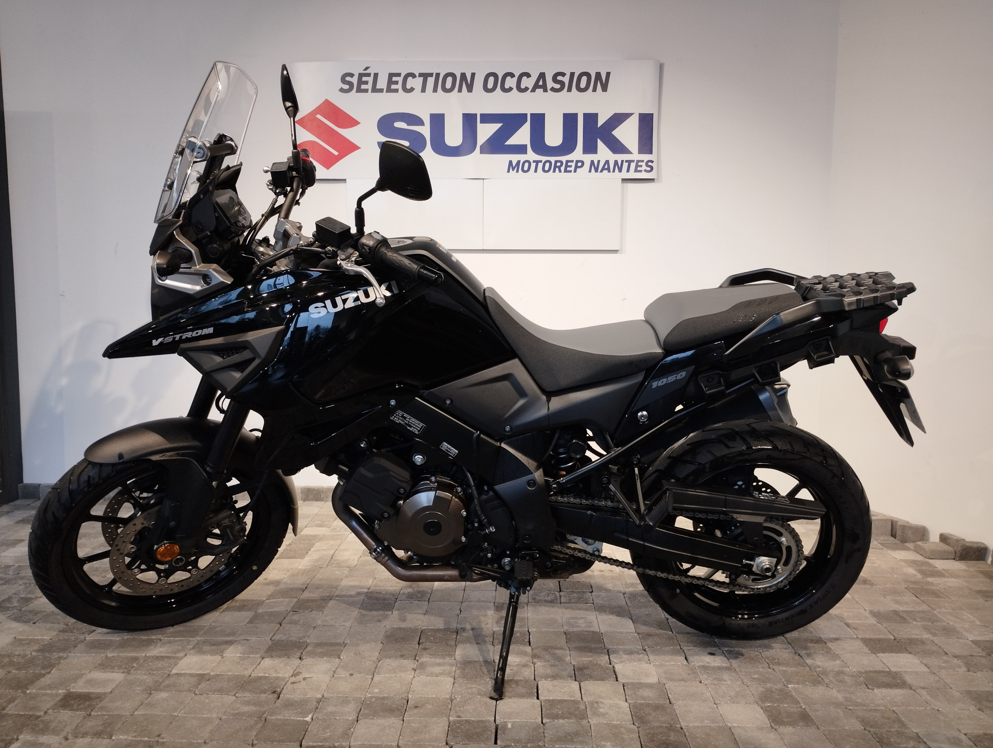 photo de SUZUKI DL 1050 V-STROM 1050 occasion de couleur  en vente à Orvault n°1