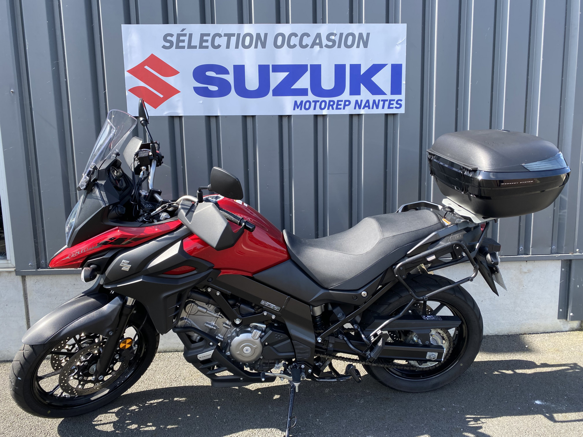 photo de SUZUKI DL 650A V-STROM 650 occasion de couleur  en vente   Orvault