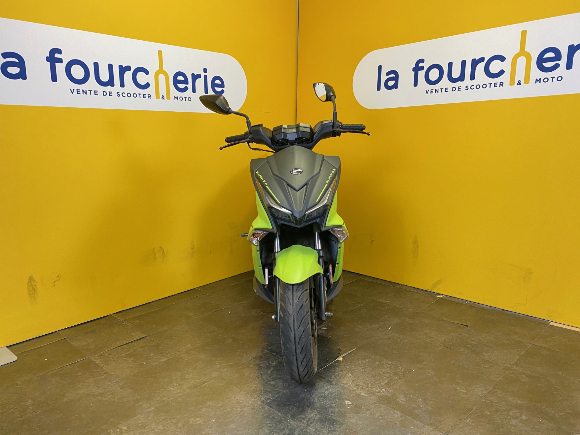 photo de KYMCO SUPER 8 50 50 occasion de couleur  en vente à Paris 15 n°2