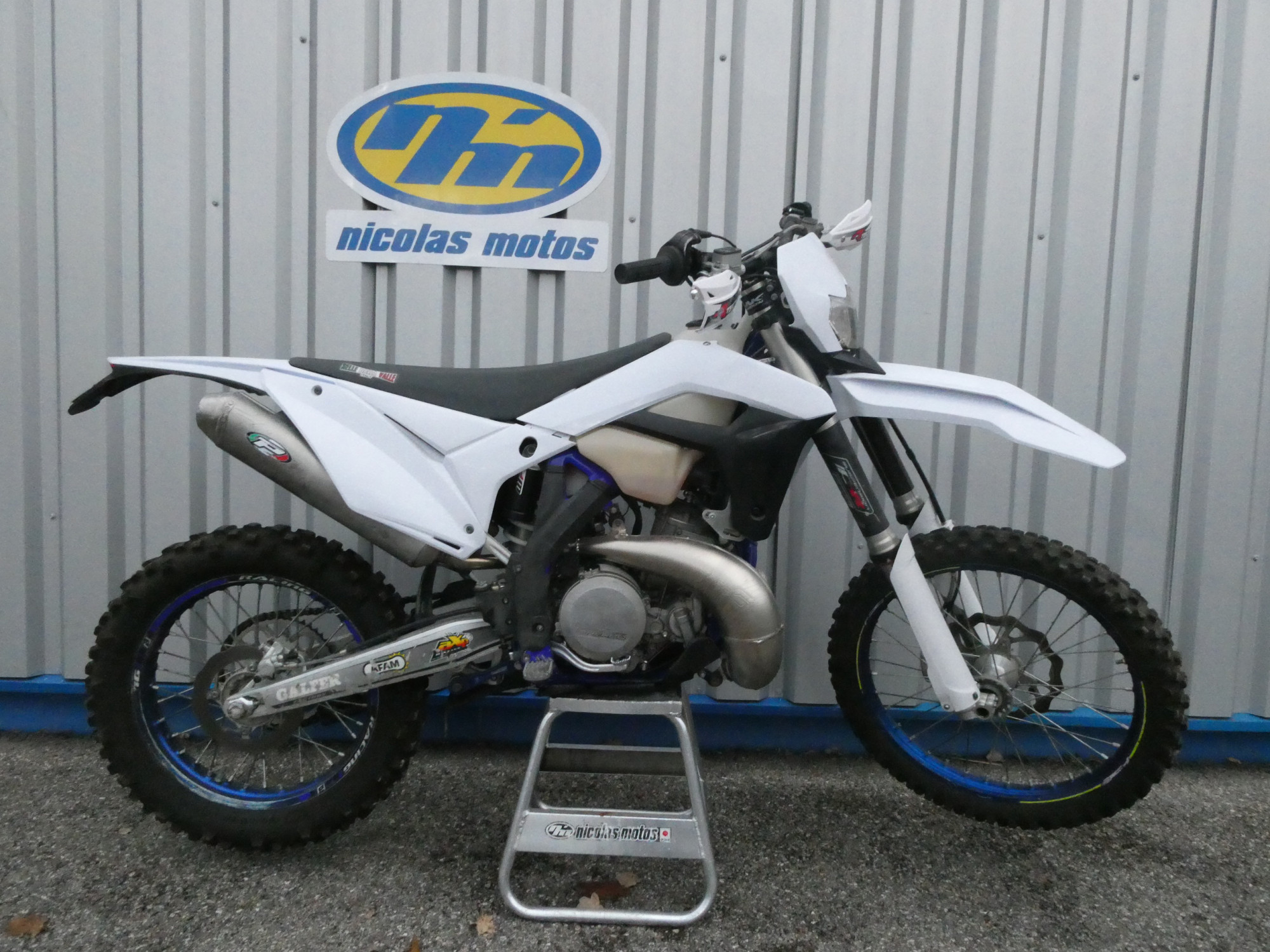 photo de SHERCO SE 300 FACTORY 300 occasion de couleur  en vente à Annonay n°3