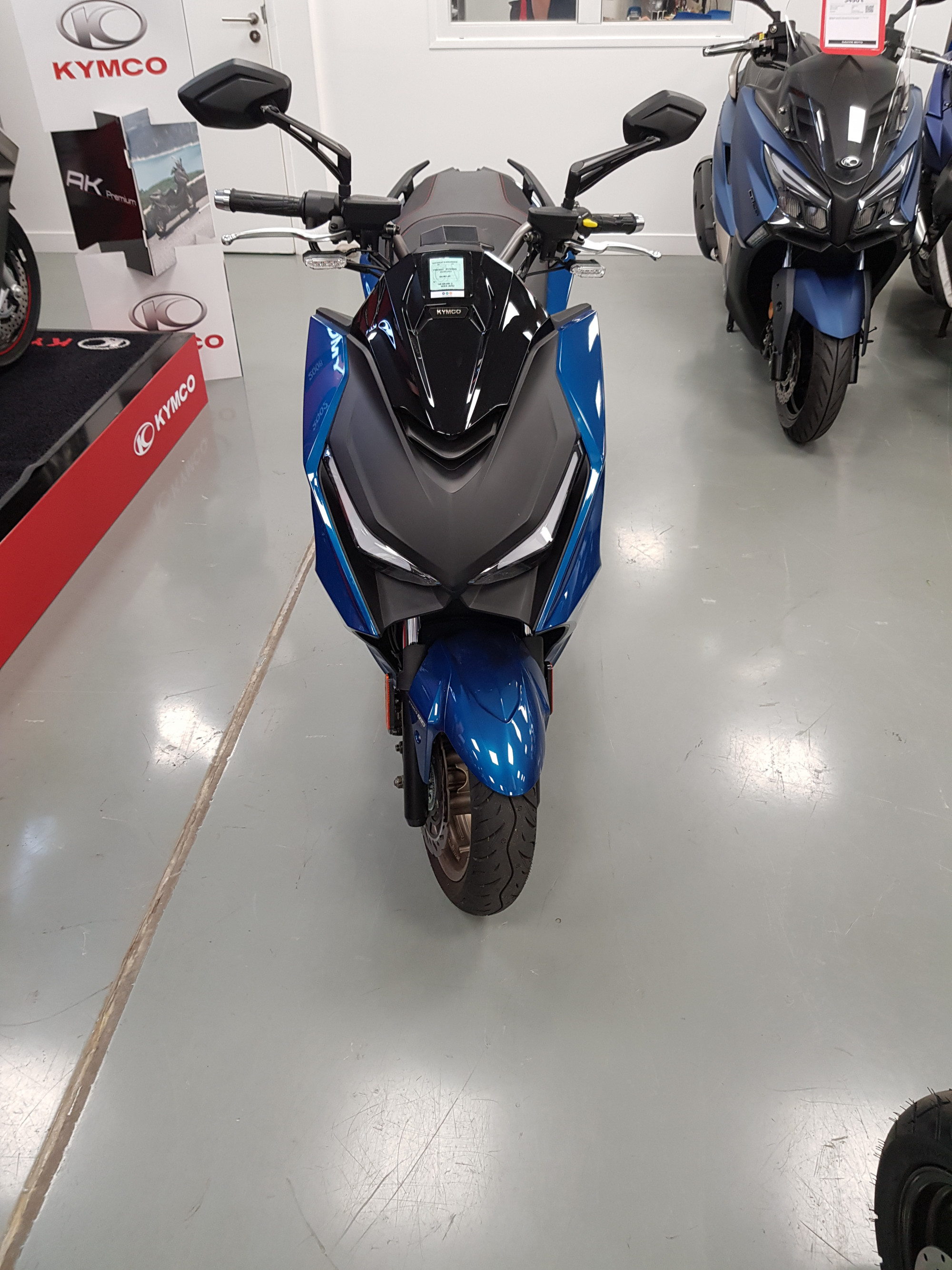 photo de KYMCO KRV200 200 occasion de couleur  en vente à Pontault Combault n°1