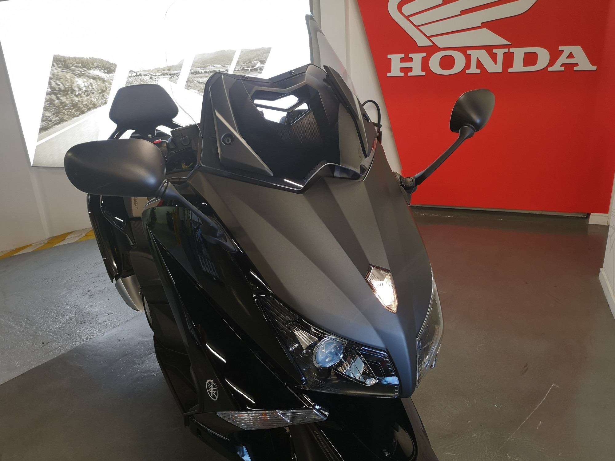 photo de YAMAHA XP T-MAX 530 ABS 530 occasion de couleur  en vente à Paris 10 n°3