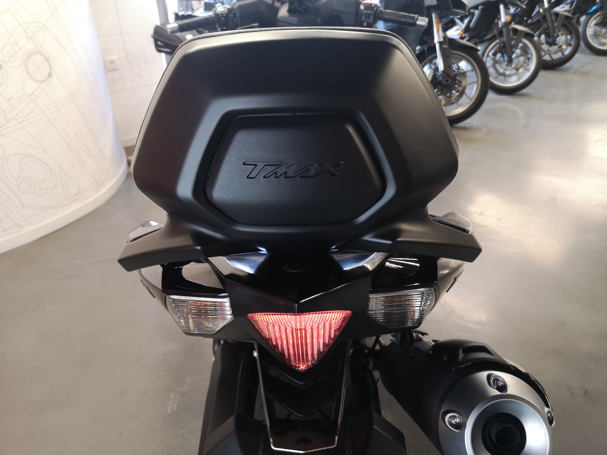 photo de YAMAHA XP T-MAX 530 ABS 530 occasion de couleur  en vente à Paris 10 n°2